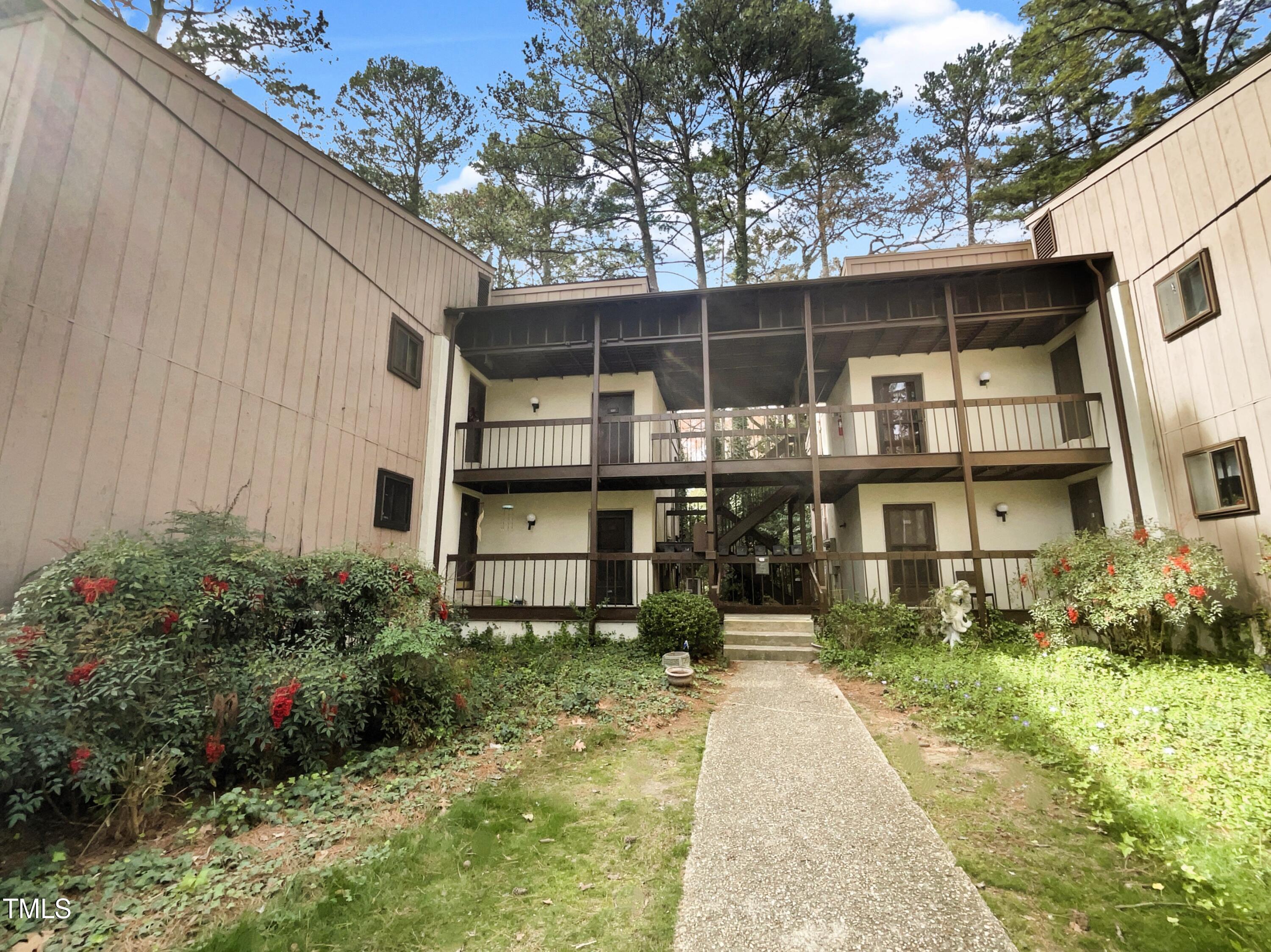 553 Pine Ridge Place