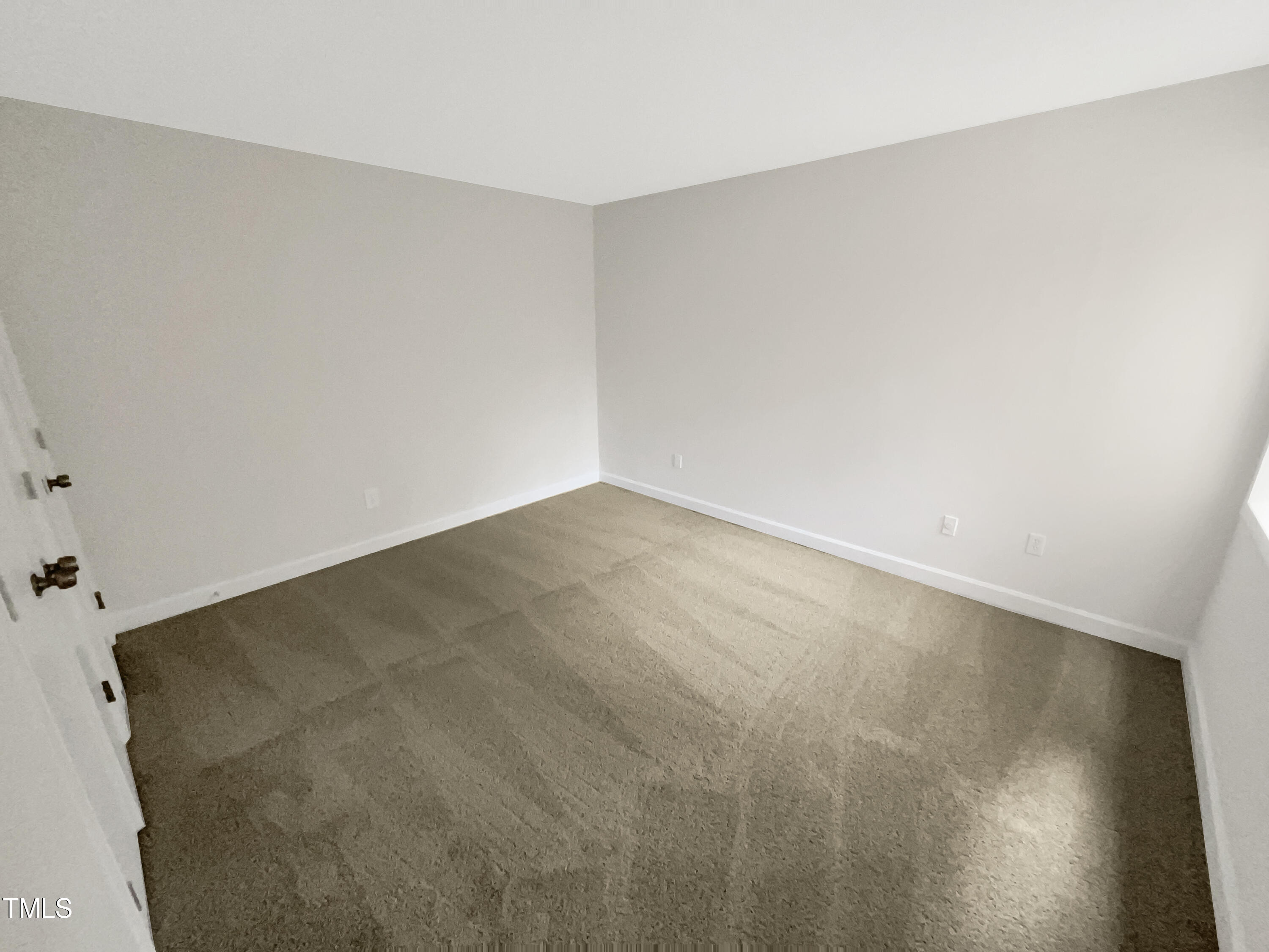 553 Pine Ridge Place