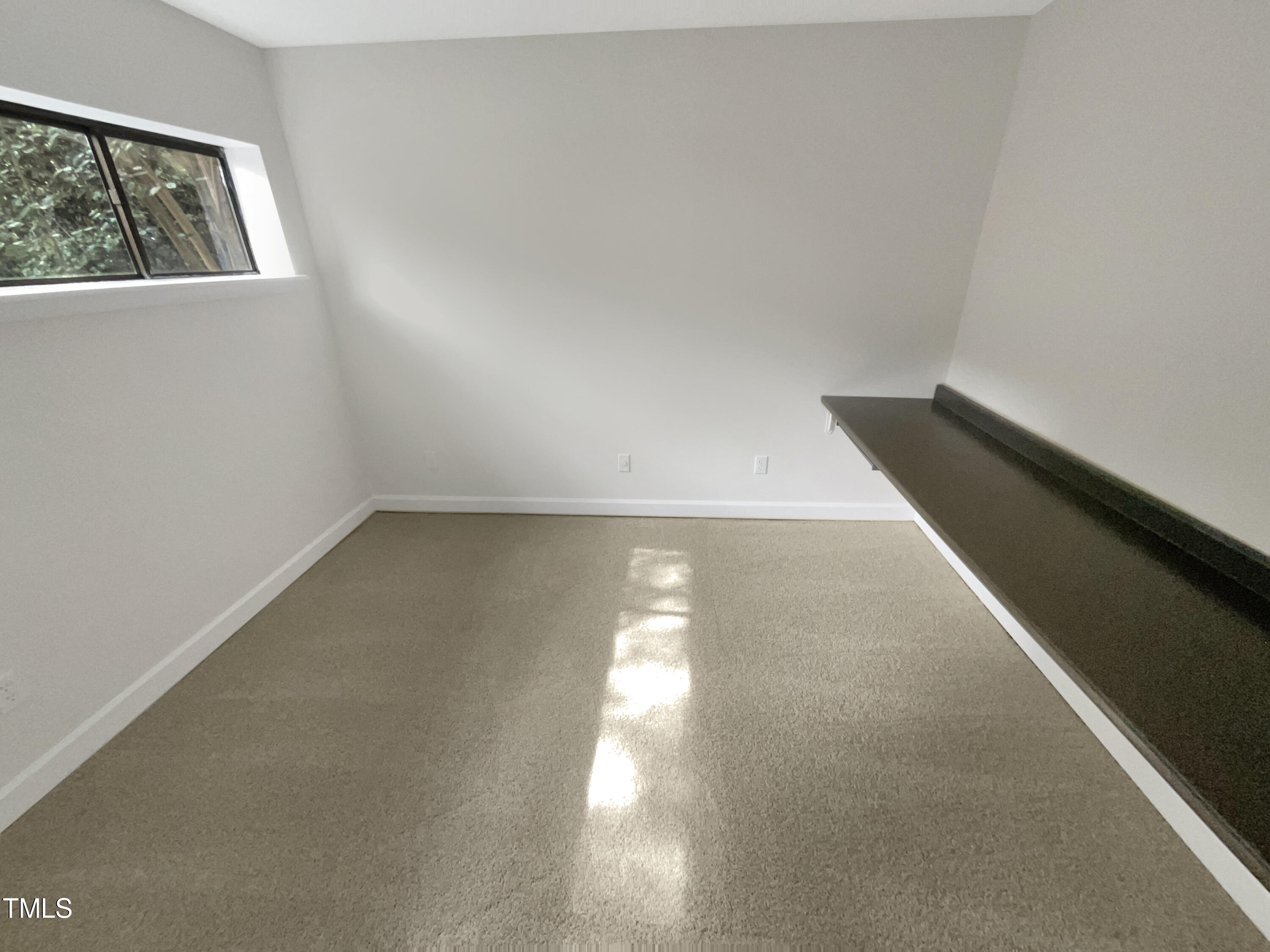 553 Pine Ridge Place