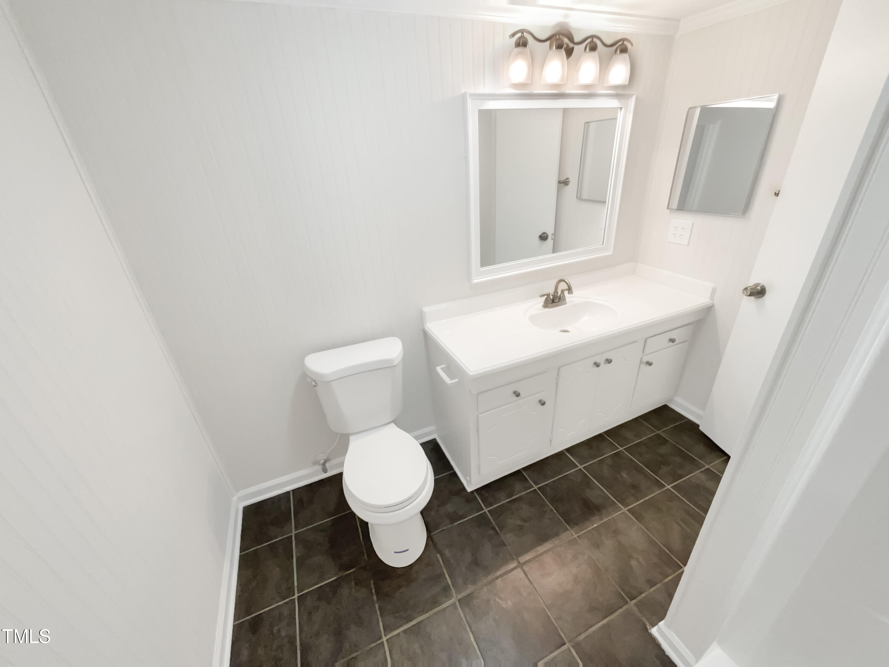 553 Pine Ridge Place