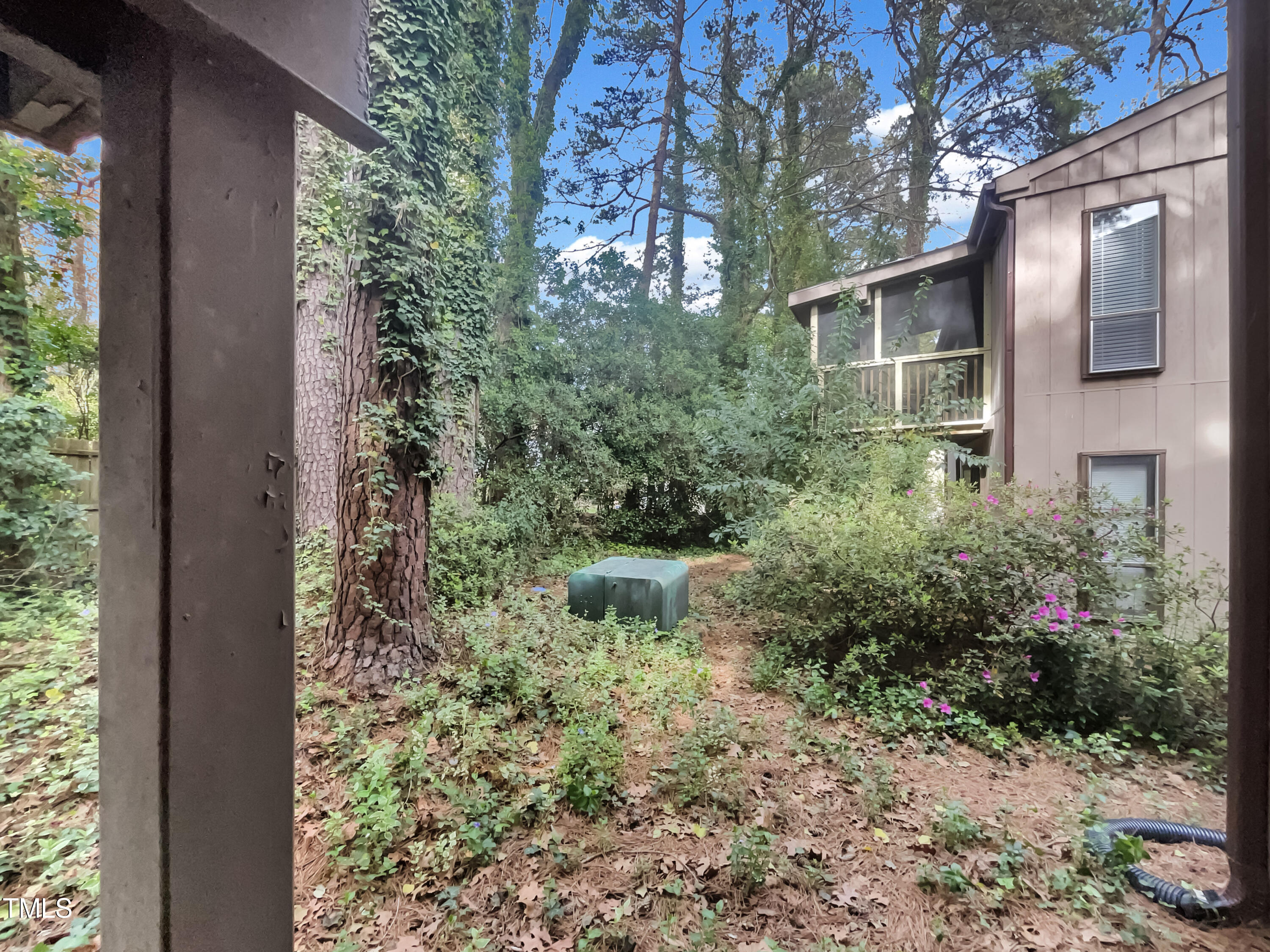 553 Pine Ridge Place
