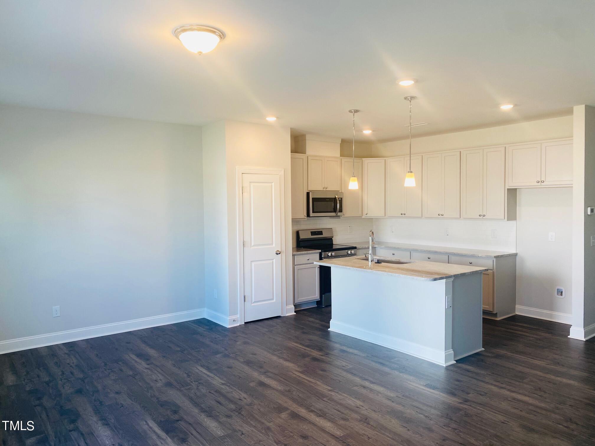 525 Barrington Row Avenue # 228