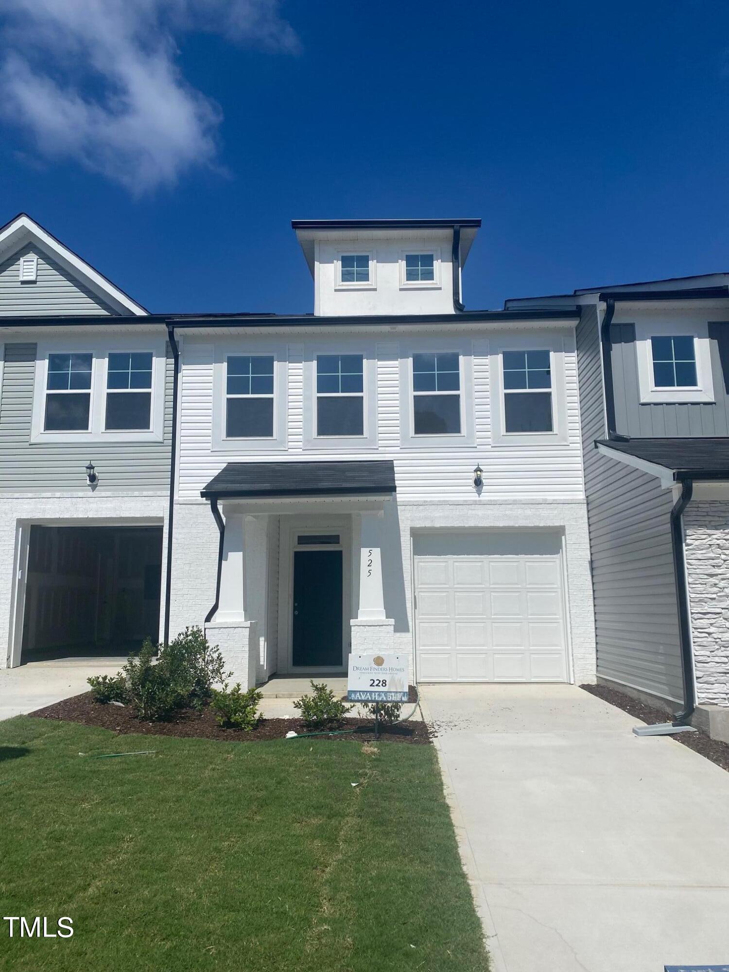 525 Barrington Row Avenue # 228