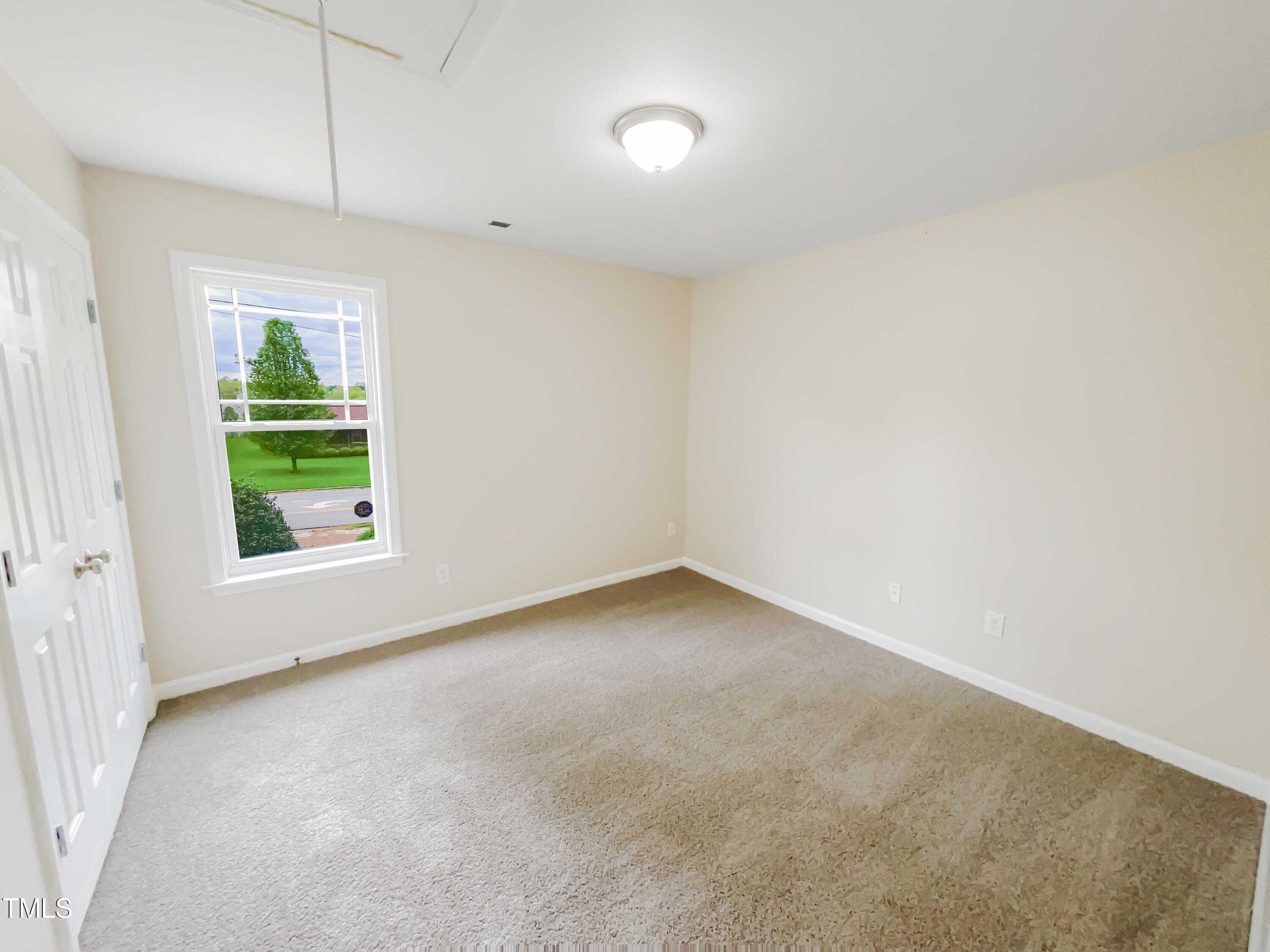 37 Honeybee Trace