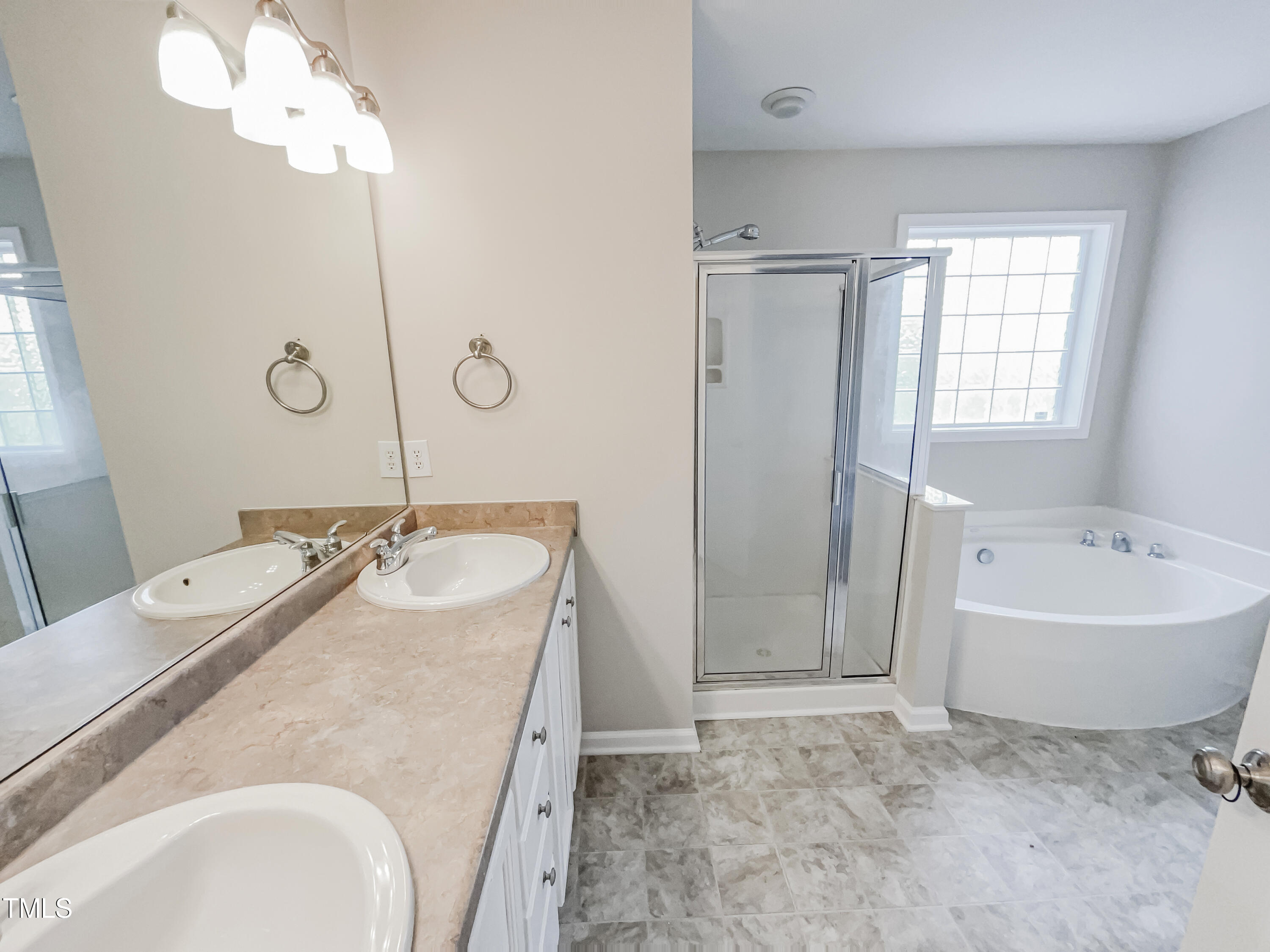37 Honeybee Trace