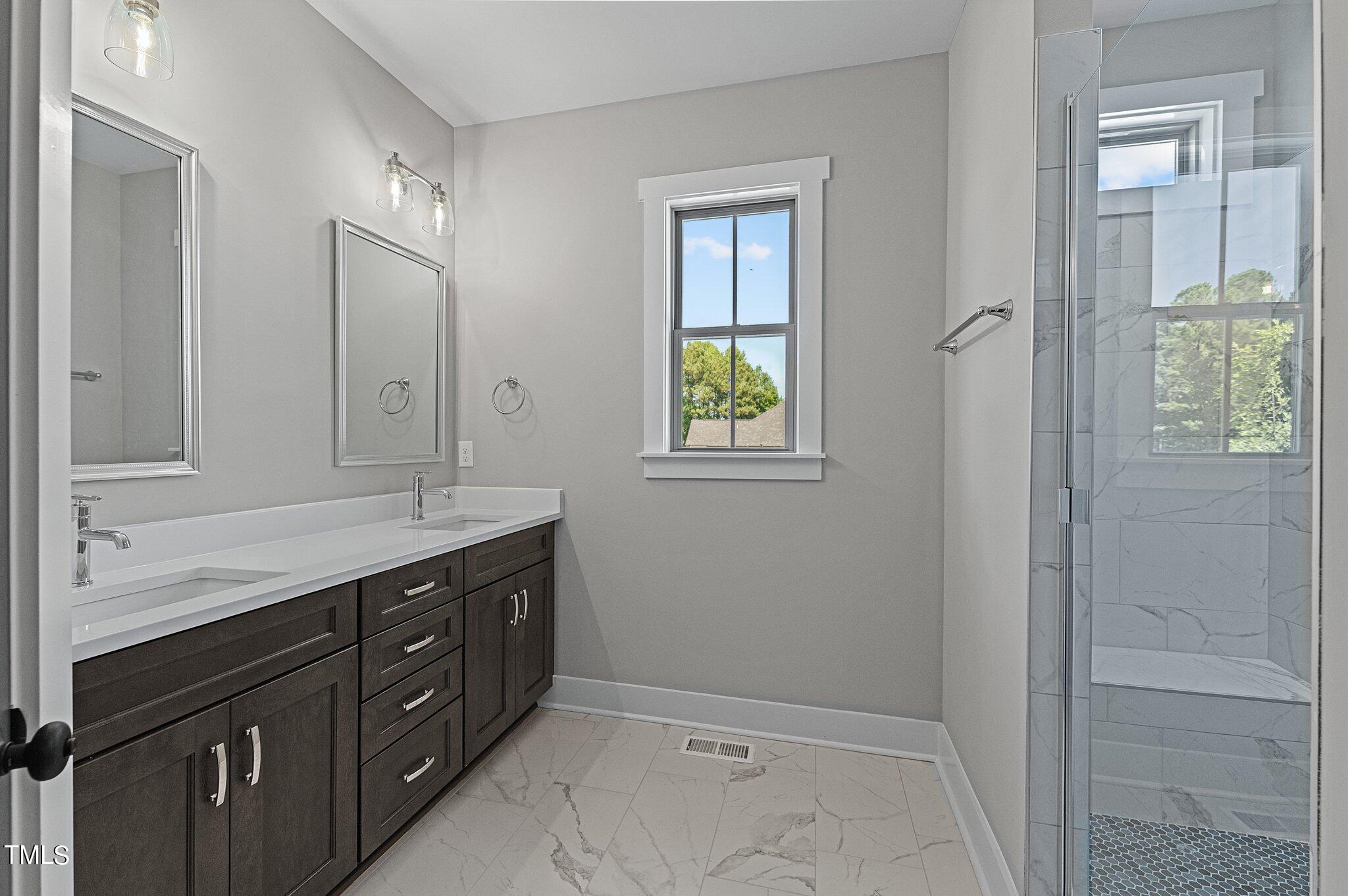 15 Satinwing Court
