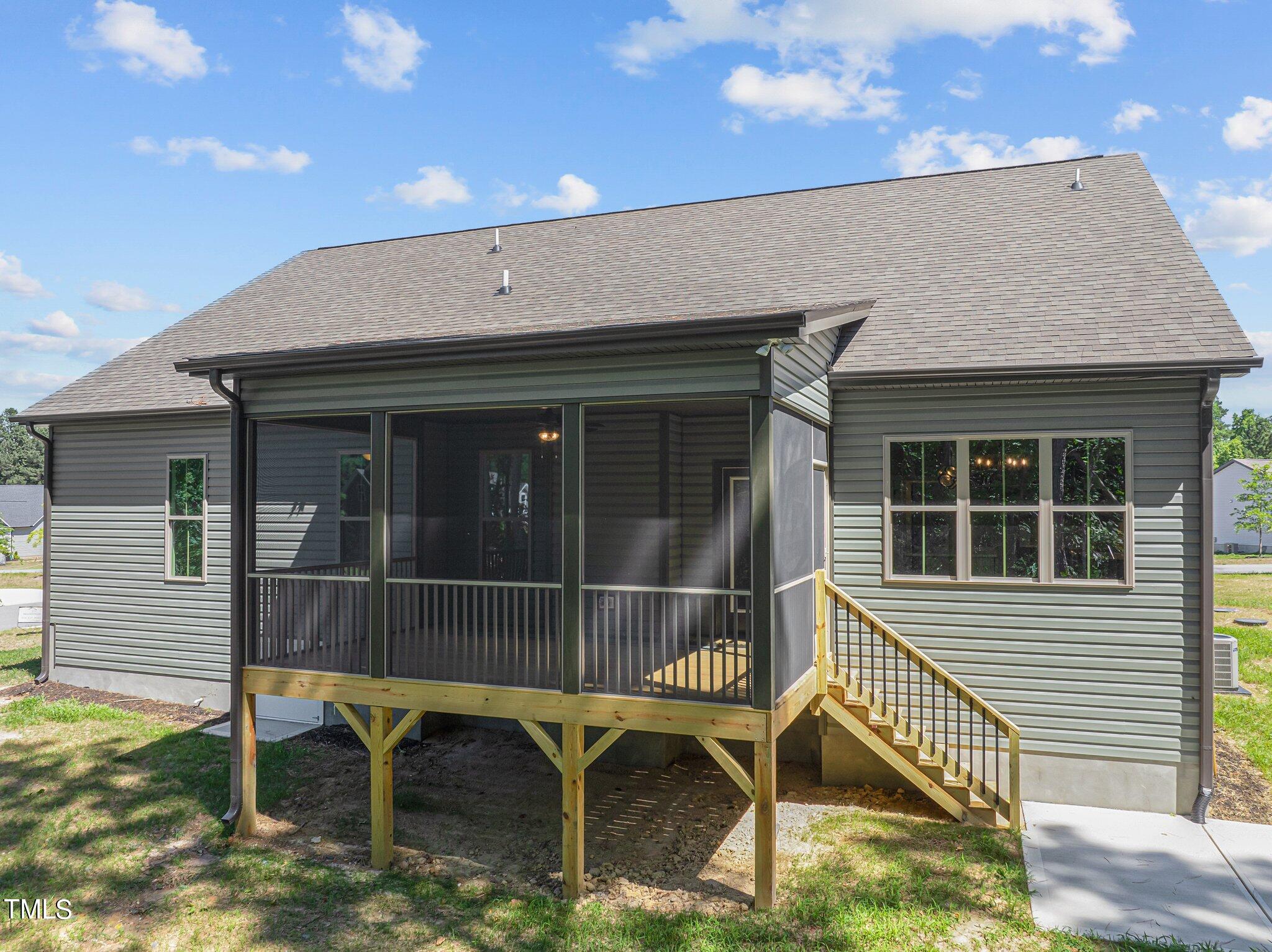15 Satinwing Court