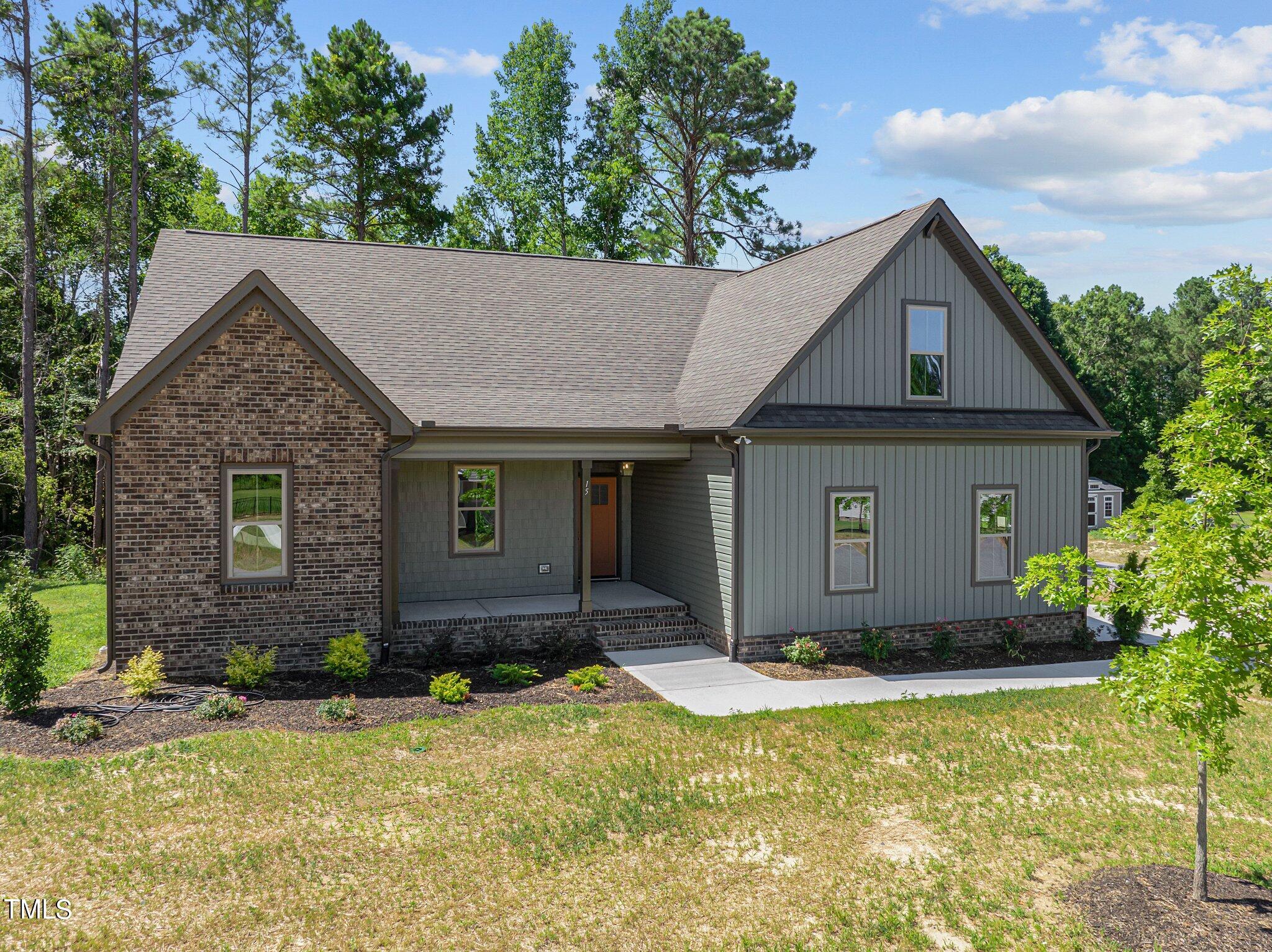 15 Satinwing Court
