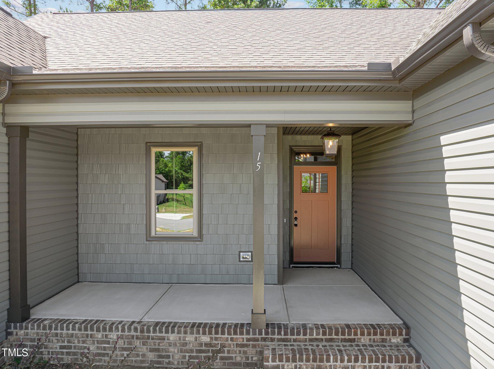15 Satinwing Court