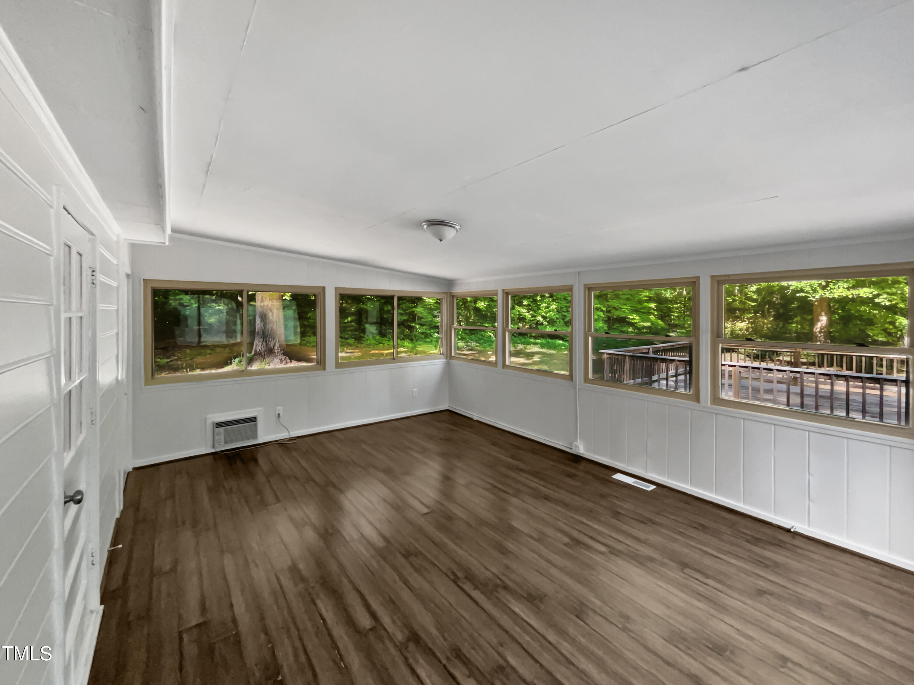 5302 Skyline Drive