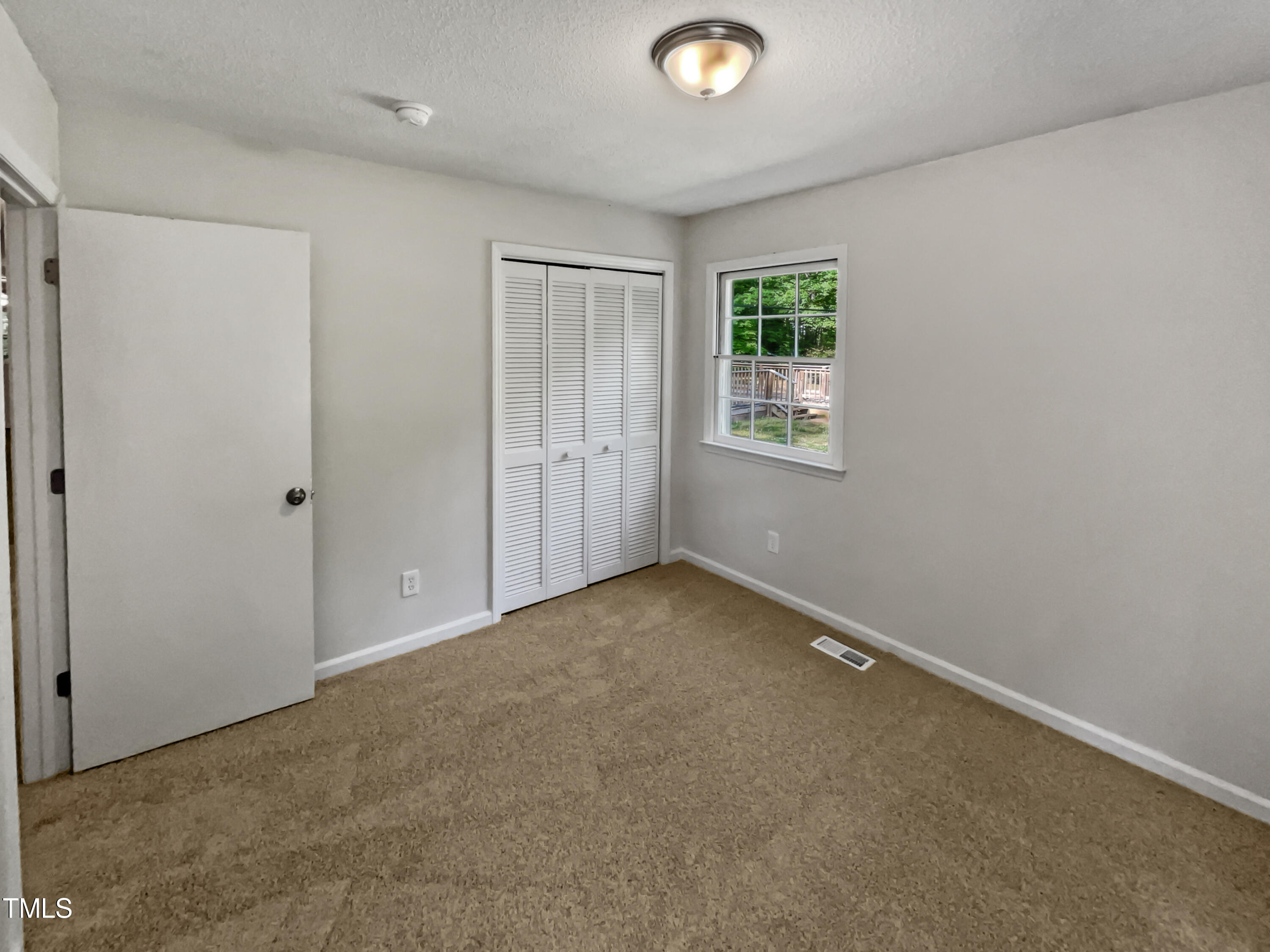 5302 Skyline Drive