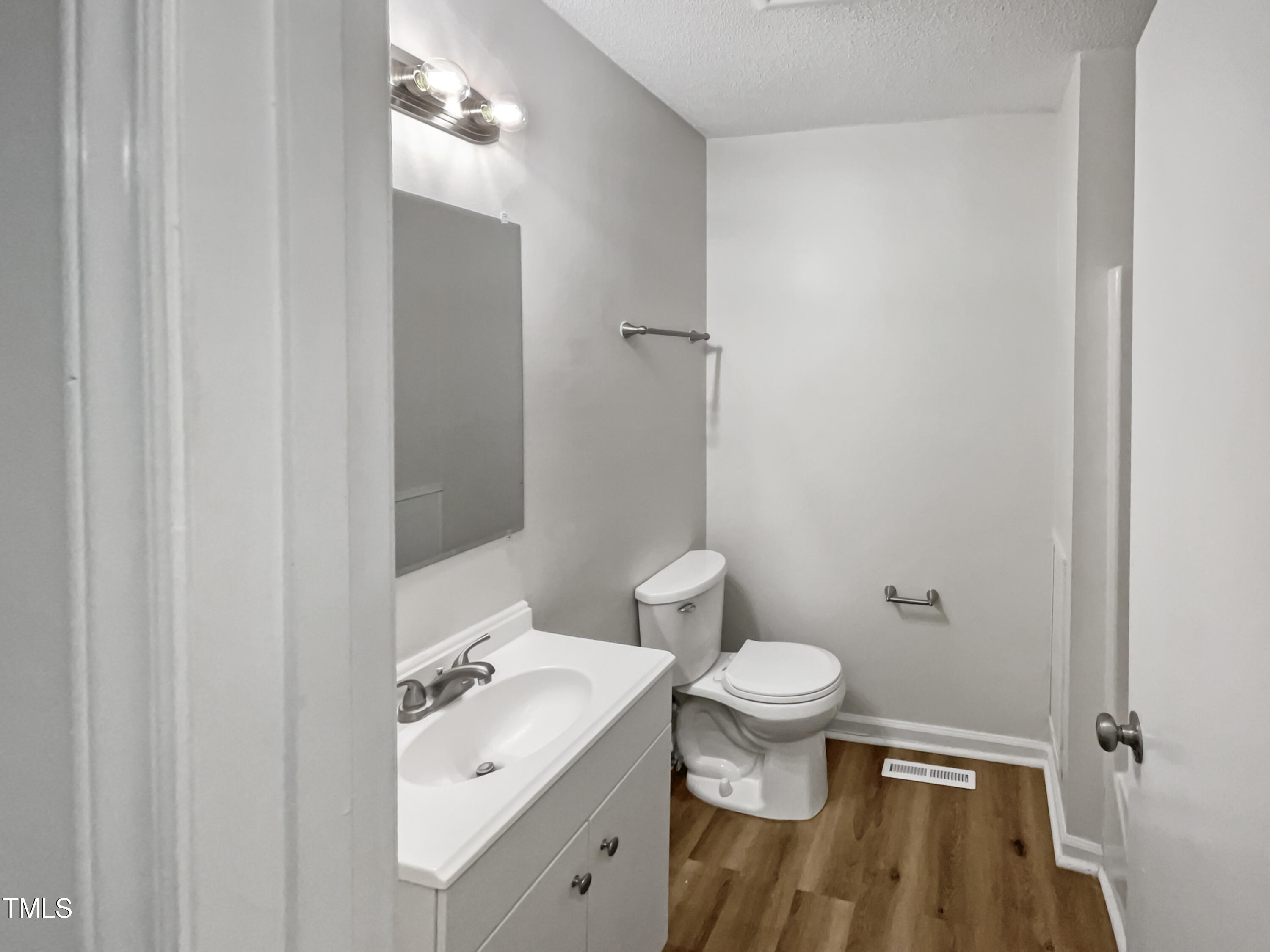 5302 Skyline Drive