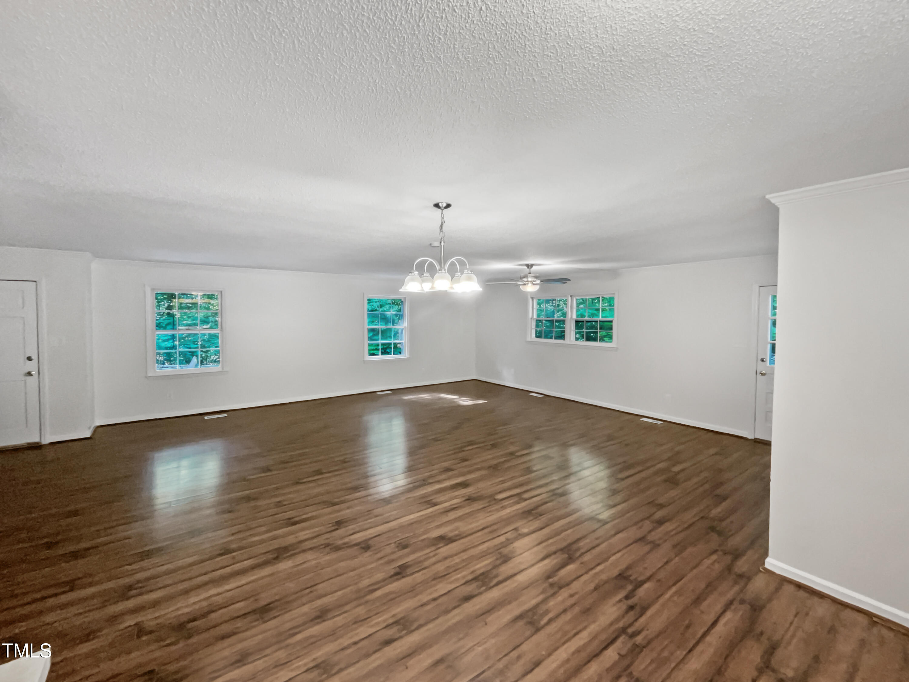 5302 Skyline Drive
