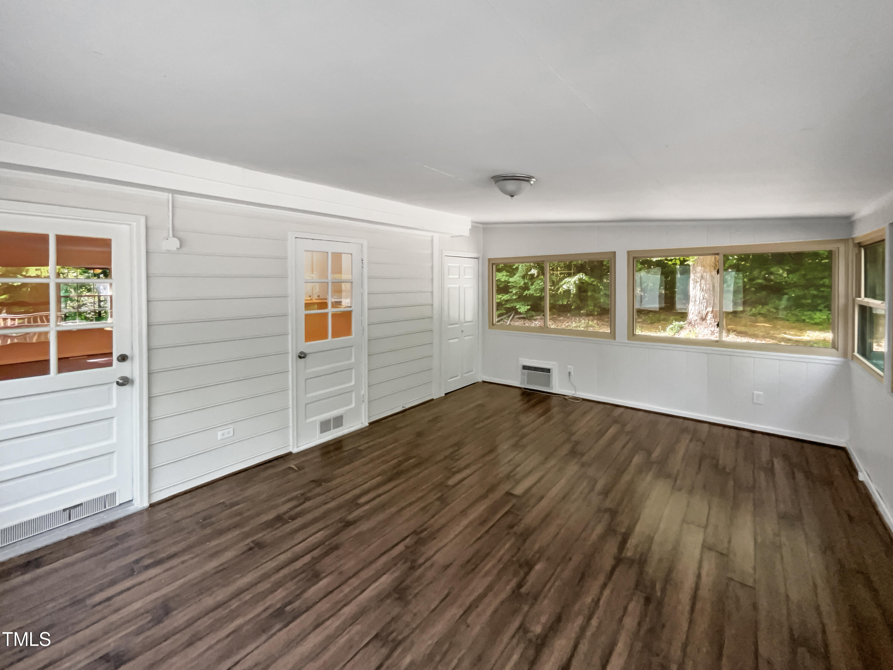 5302 Skyline Drive