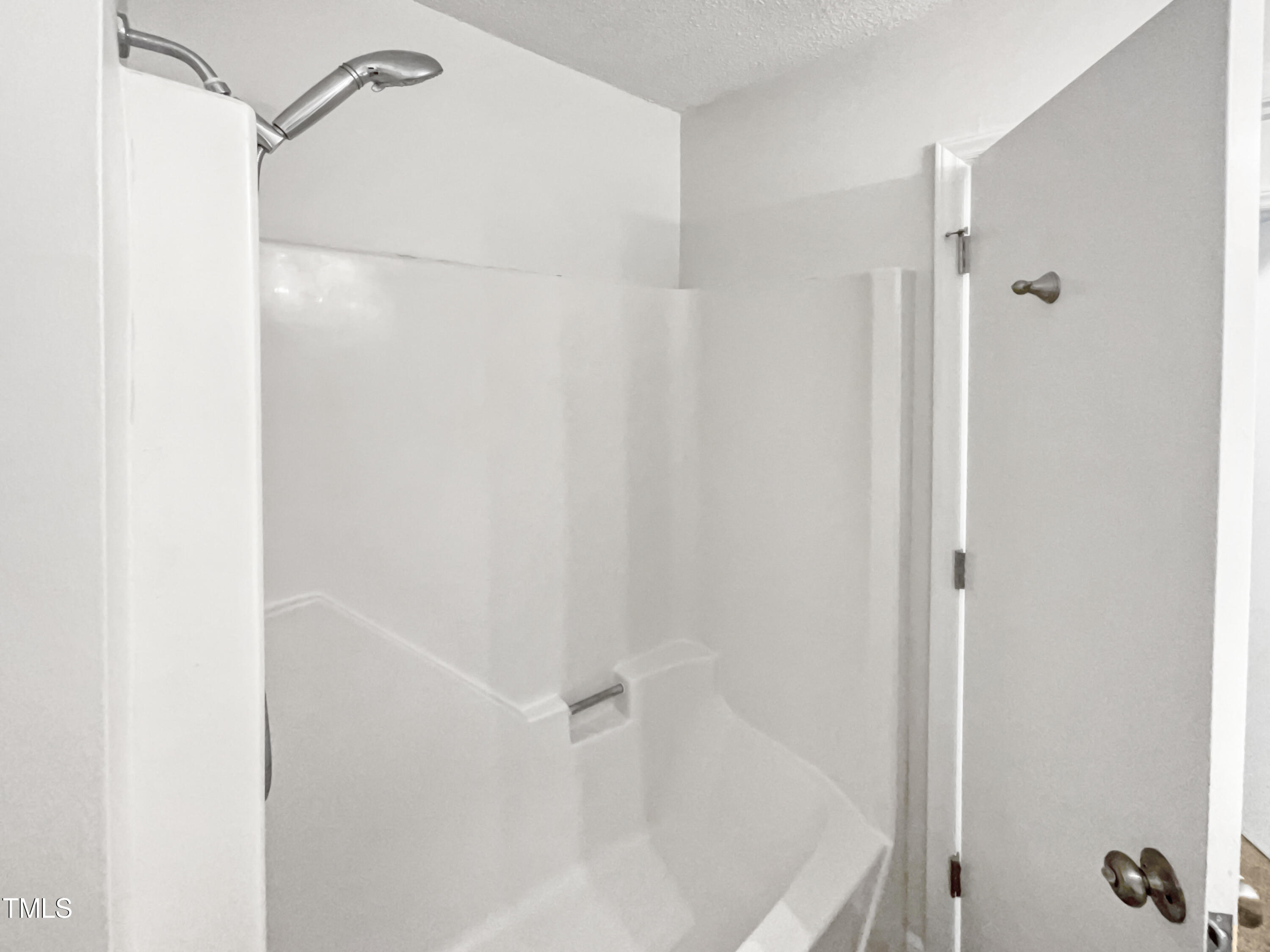 5302 Skyline Drive