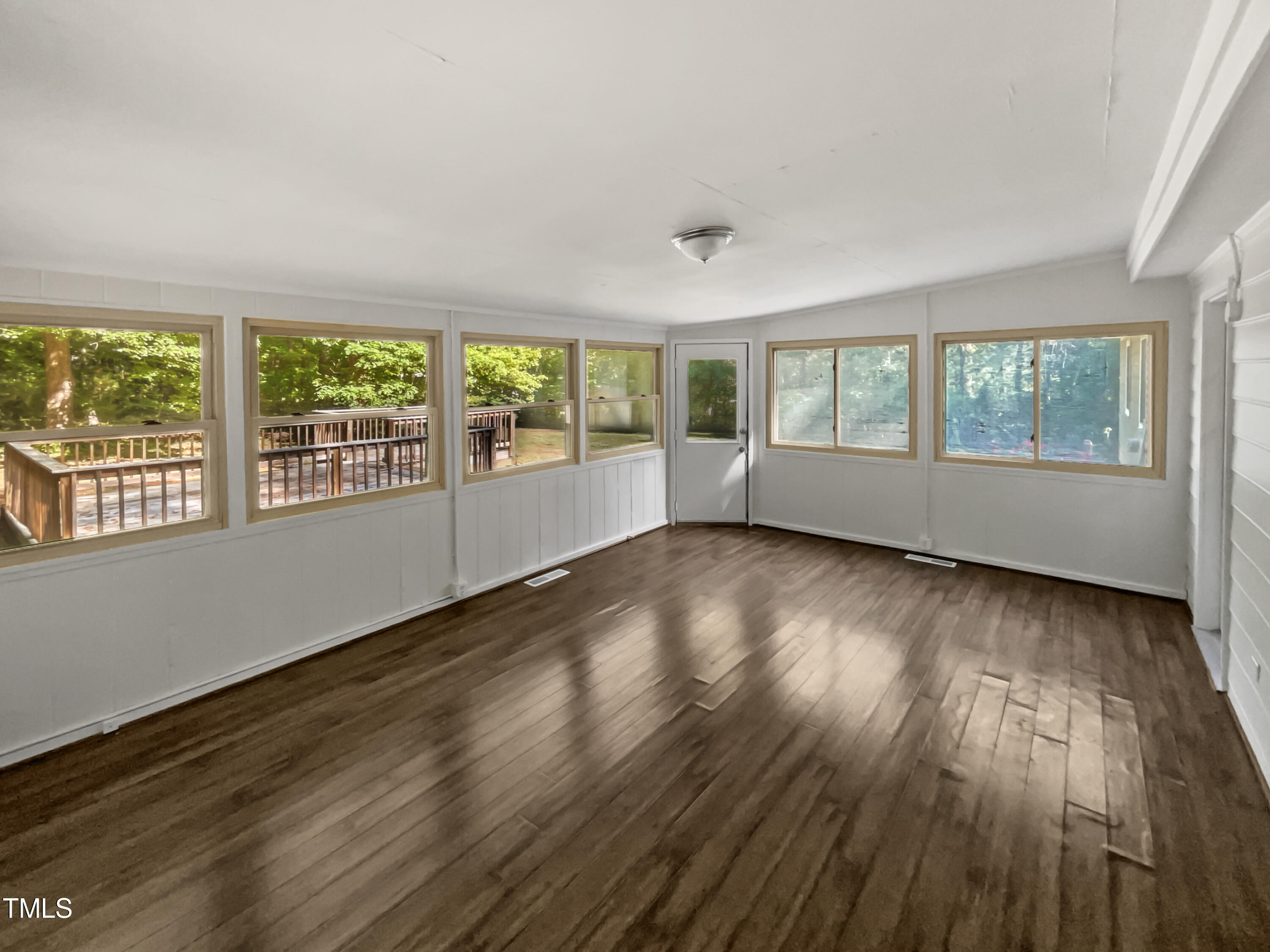 5302 Skyline Drive