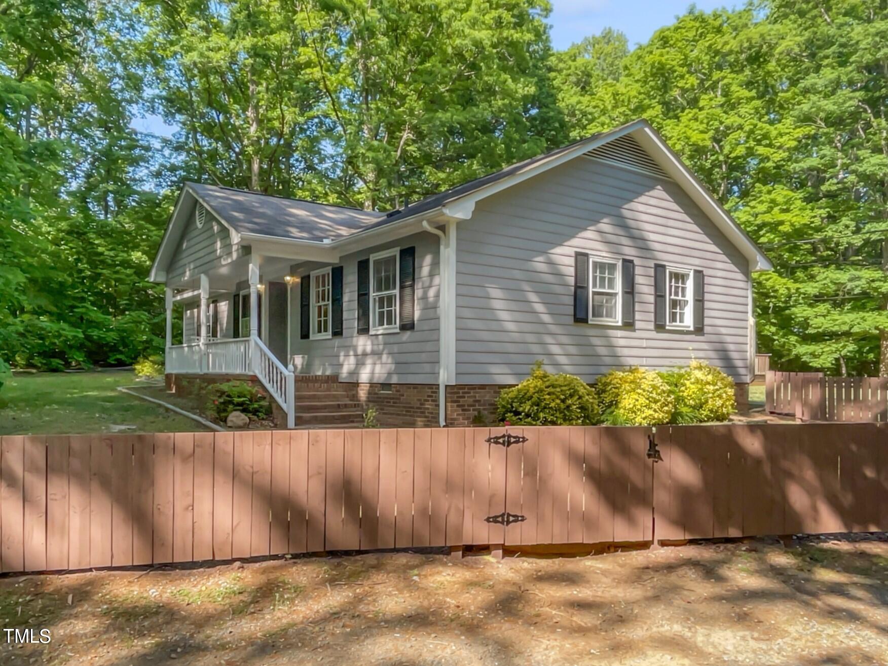5302 Skyline Drive