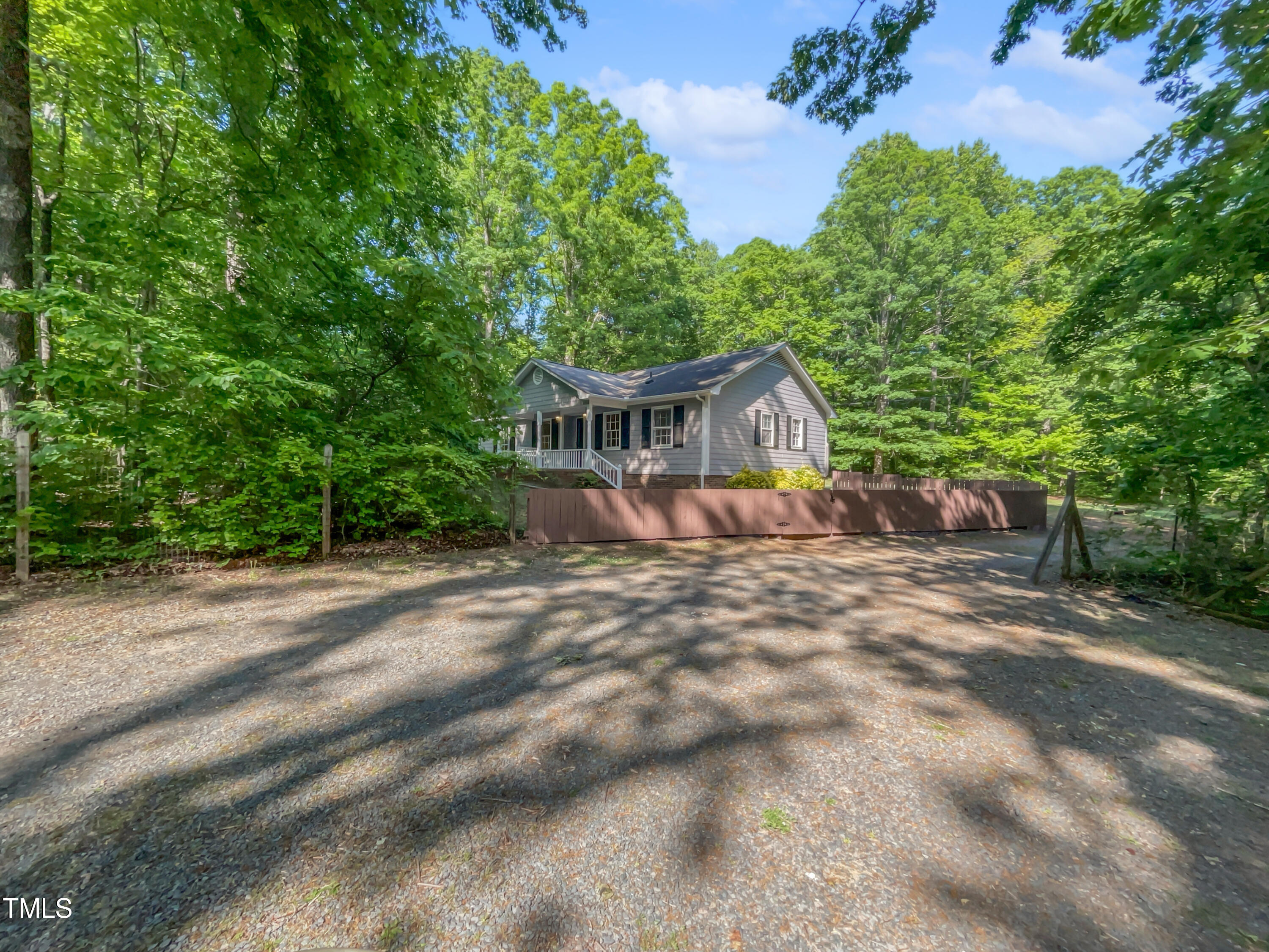5302 Skyline Drive