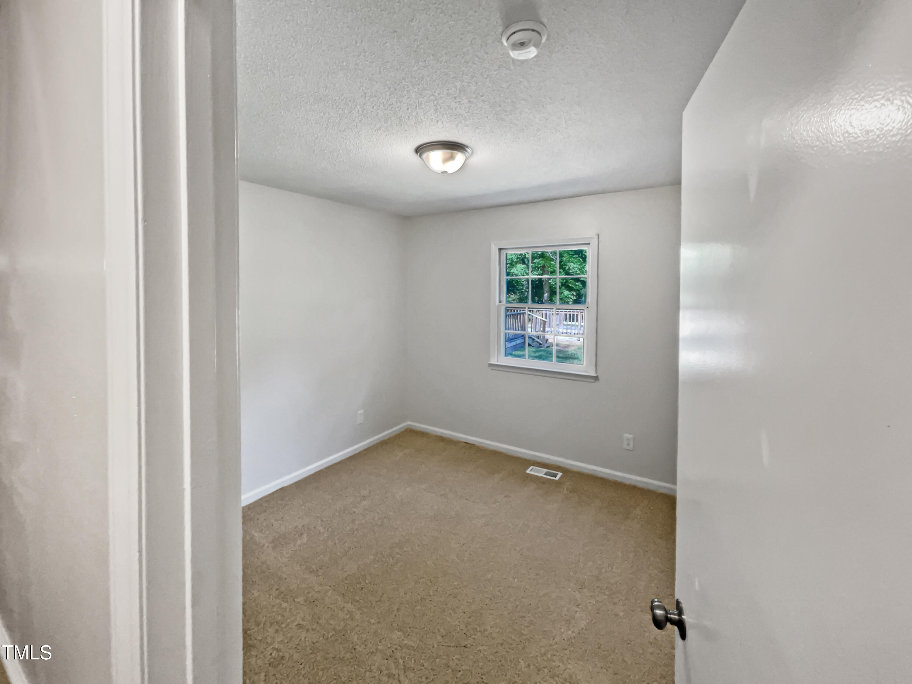 5302 Skyline Drive