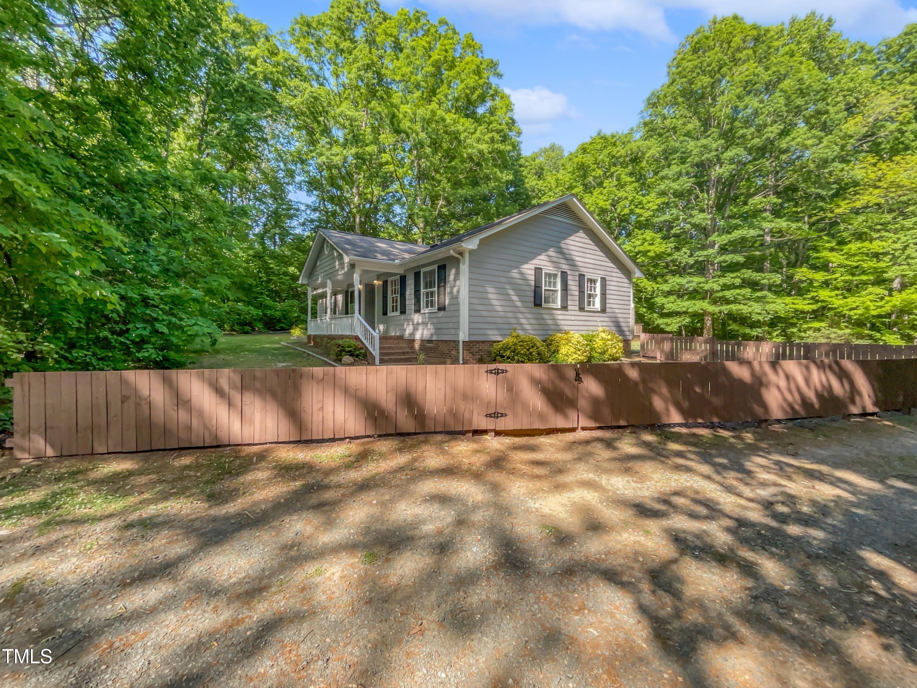 5302 Skyline Drive