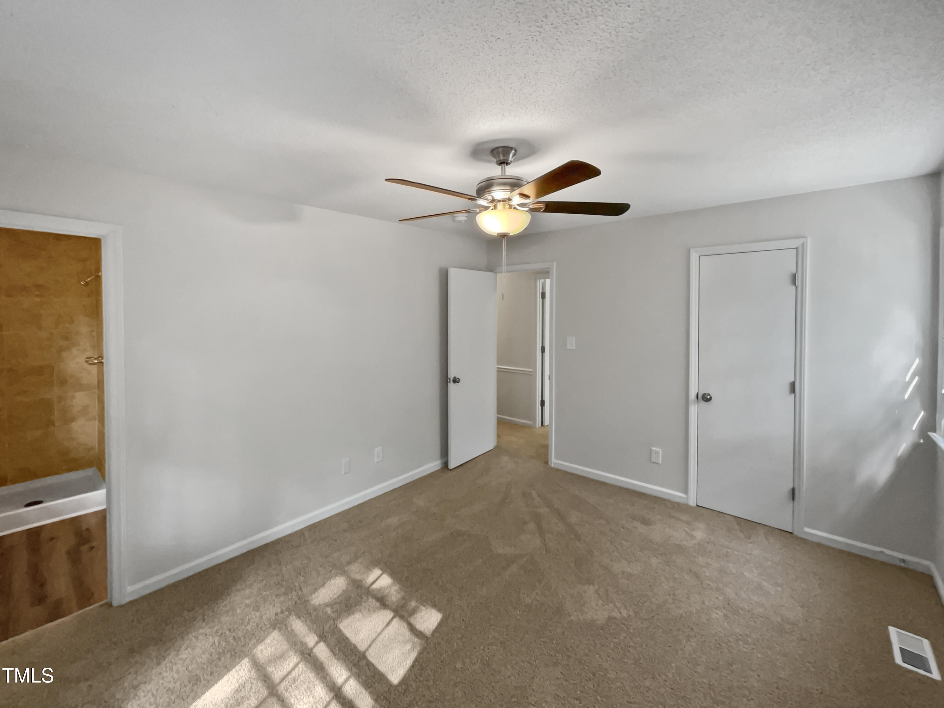 5302 Skyline Drive