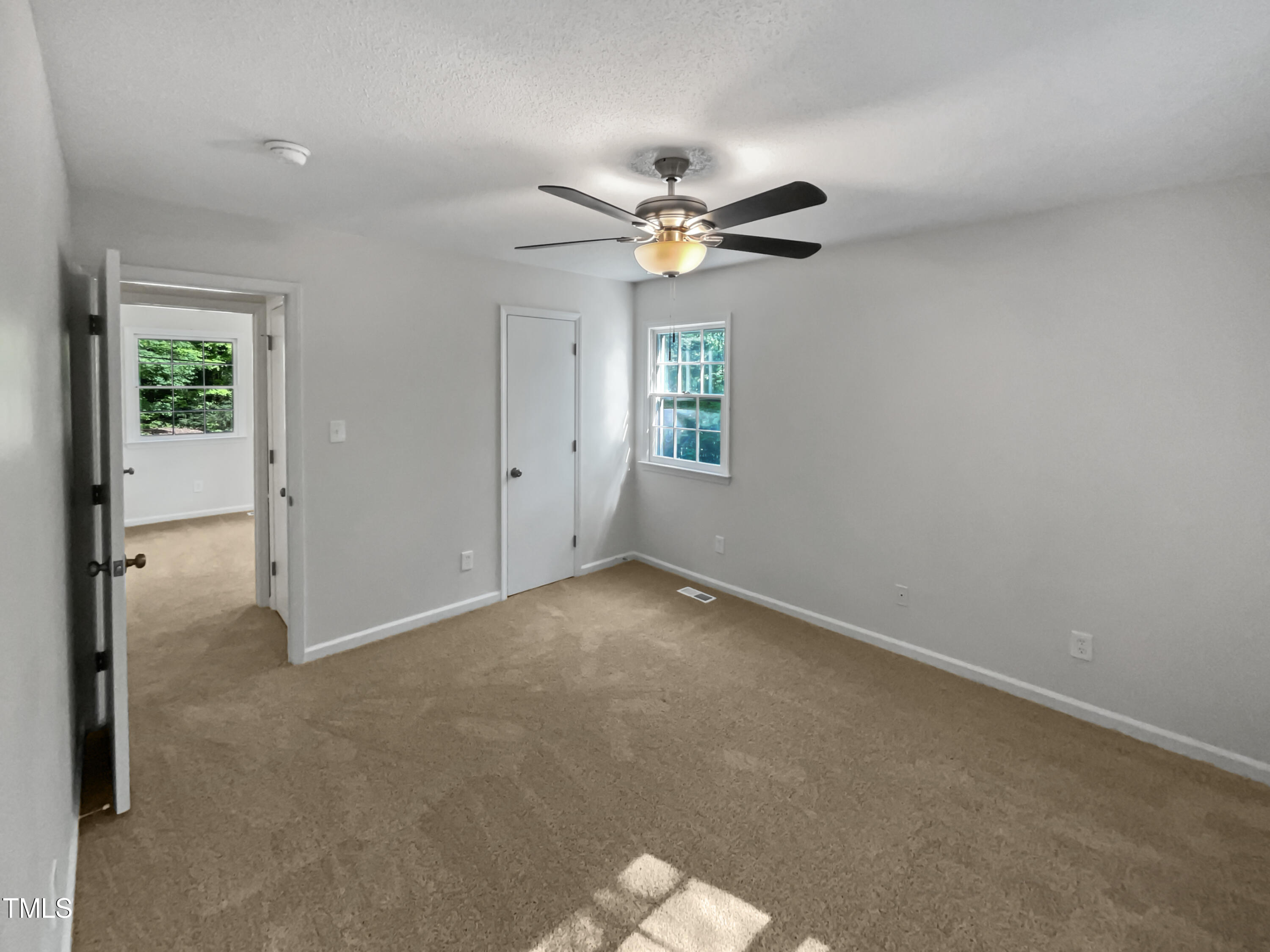 5302 Skyline Drive