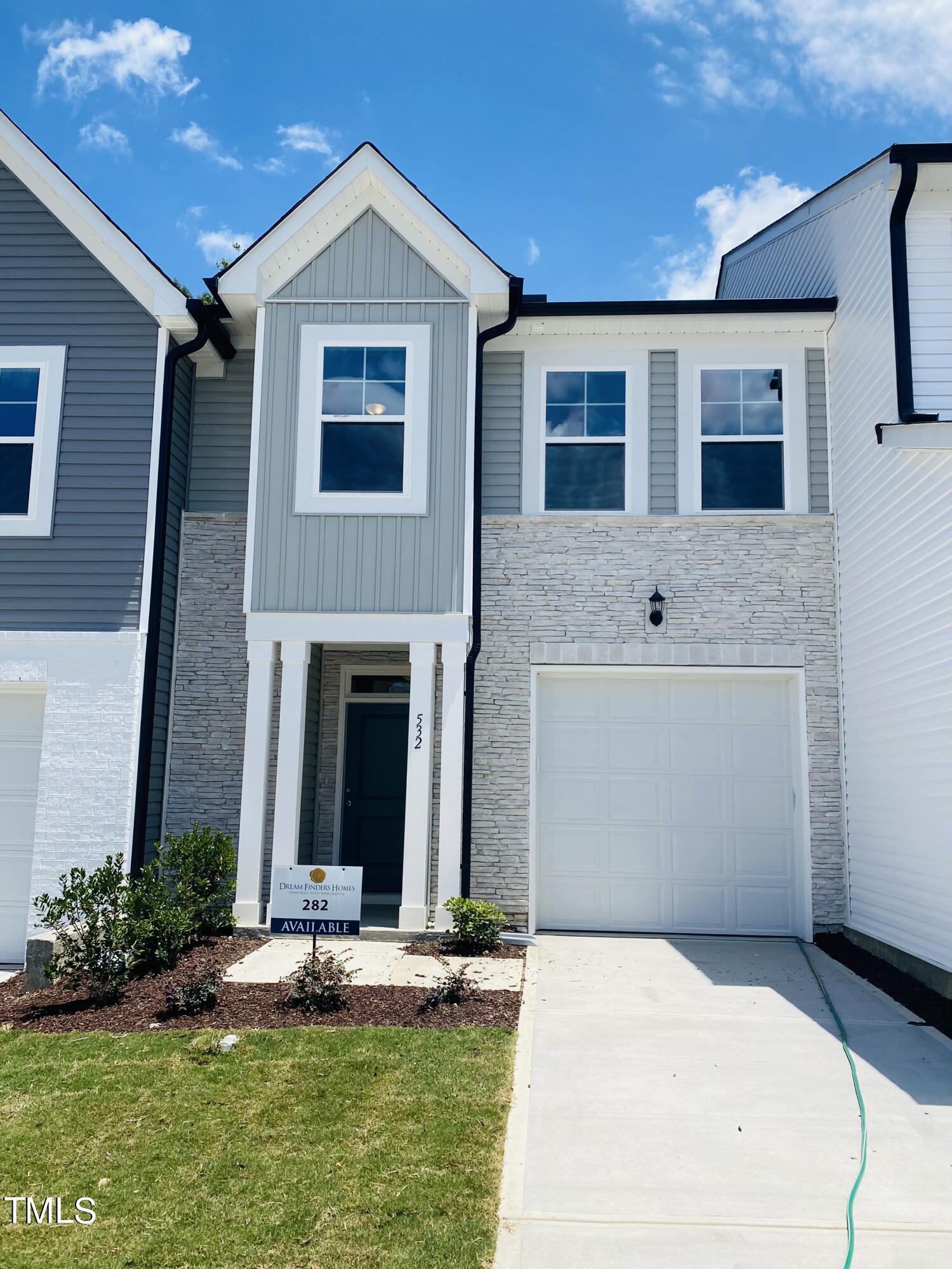 532 Barrington Row Avenue # 282