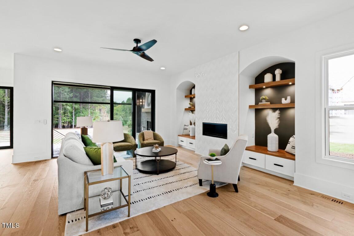 20 Chestnut Oak Drive