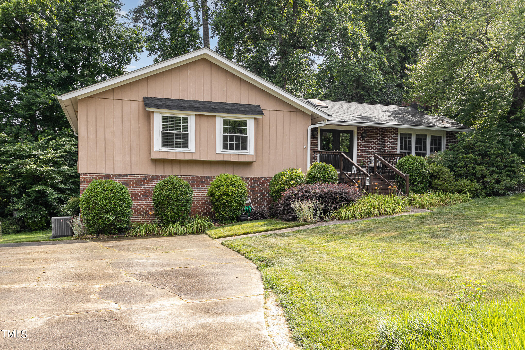 1408 Ravenhurst Drive