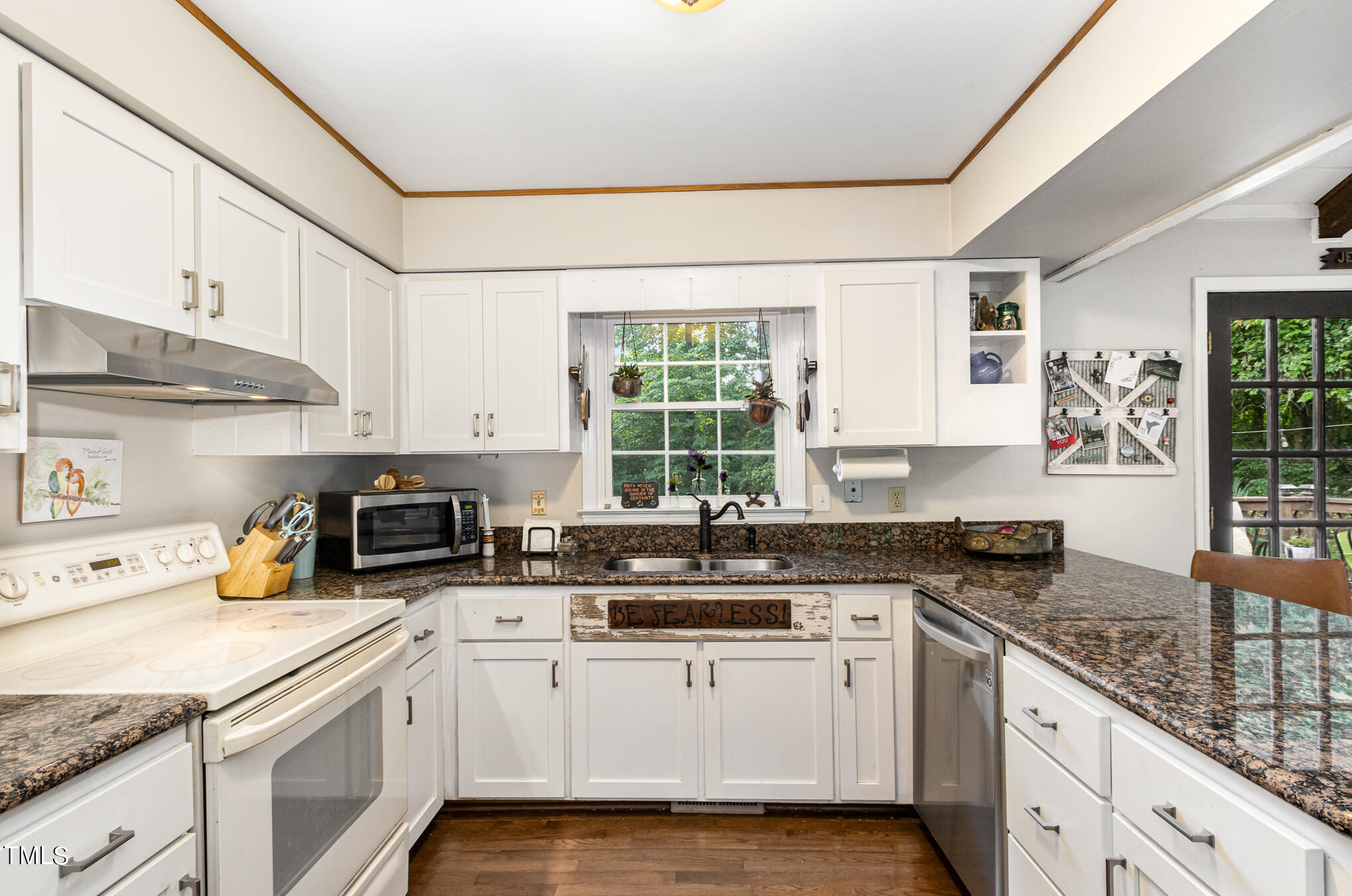 1408 Ravenhurst Drive