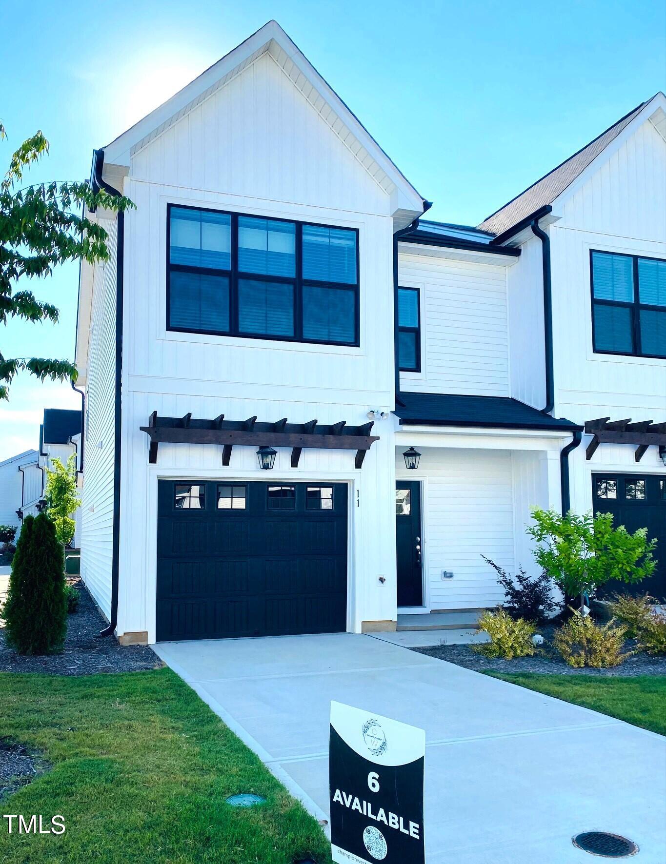 11 S Lenny Drive