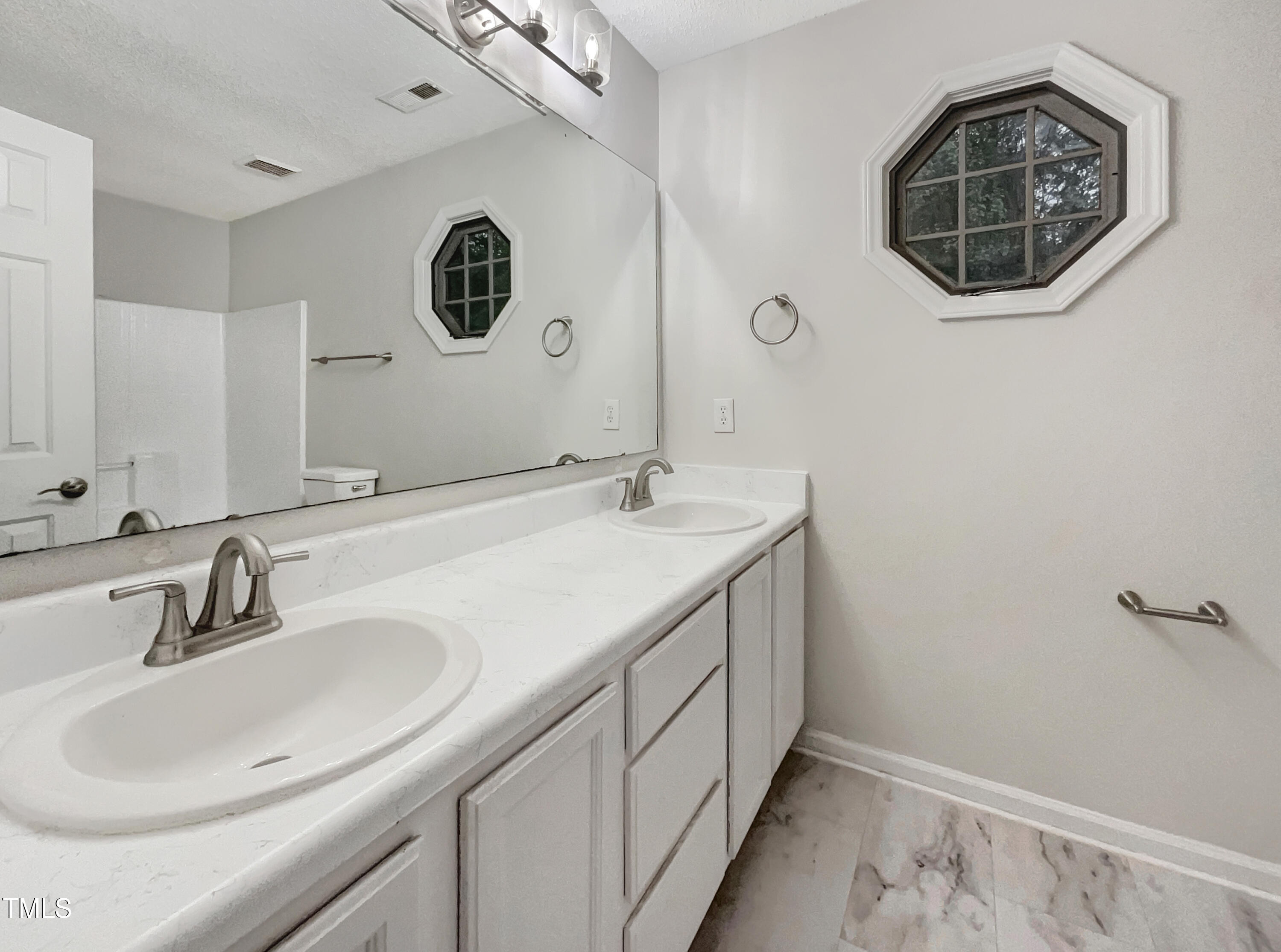 1000 Pinewinds Drive