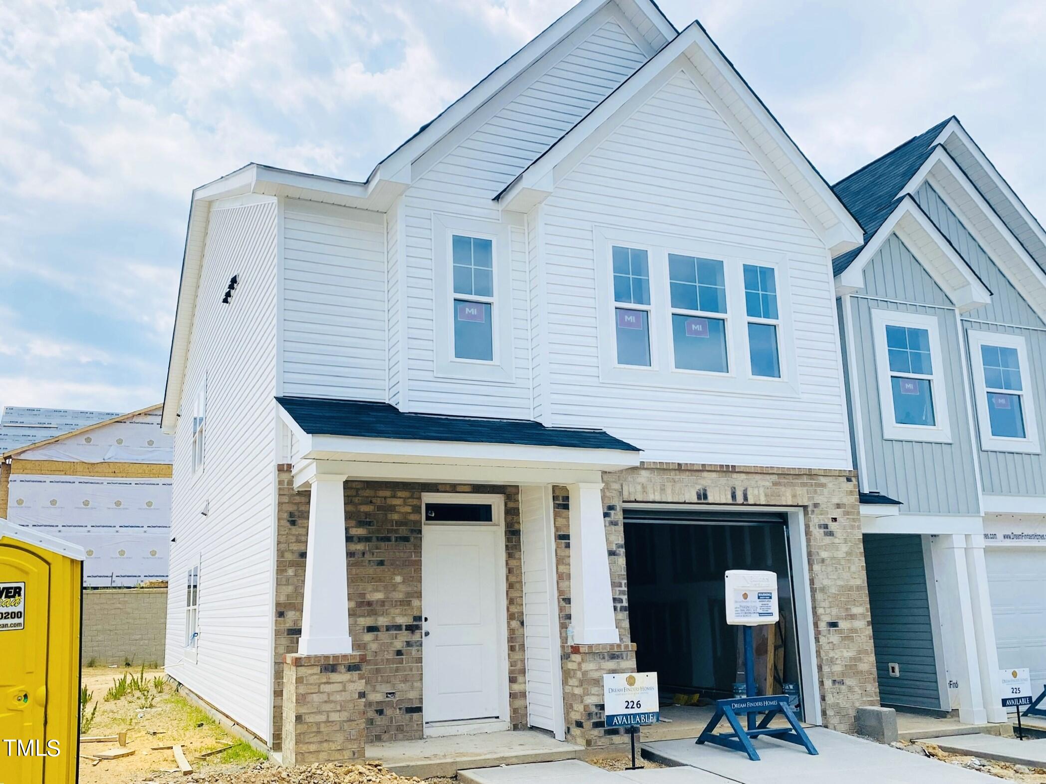 537 Barrington Row Avenue # 226