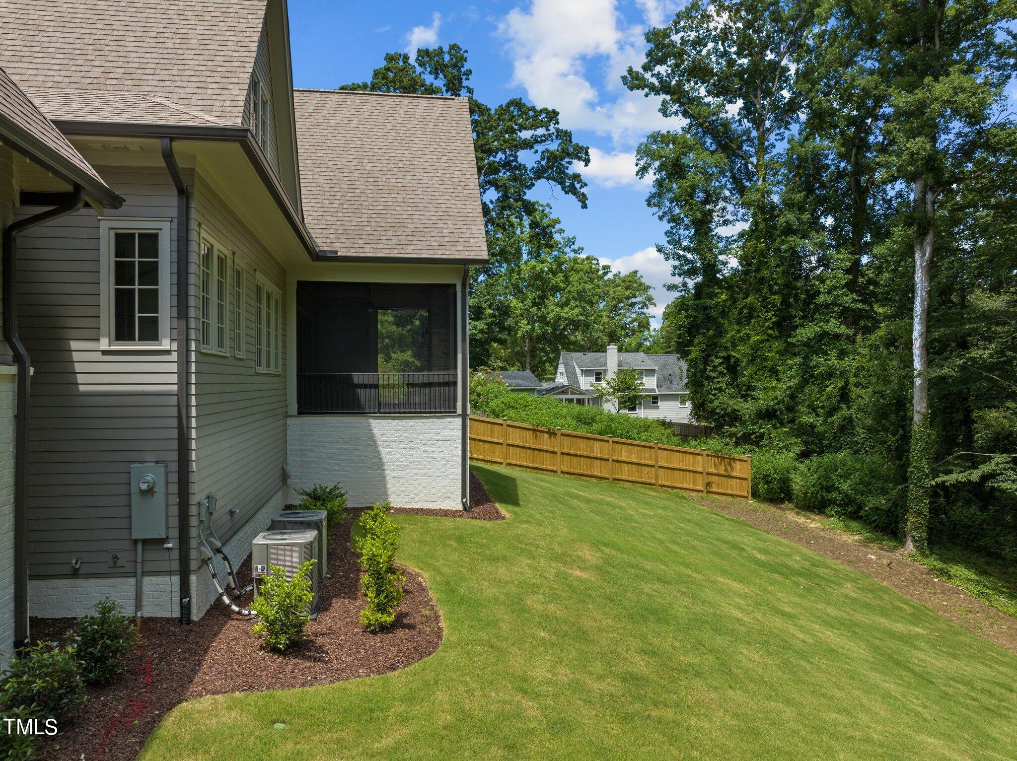 1212 Gunnison Place