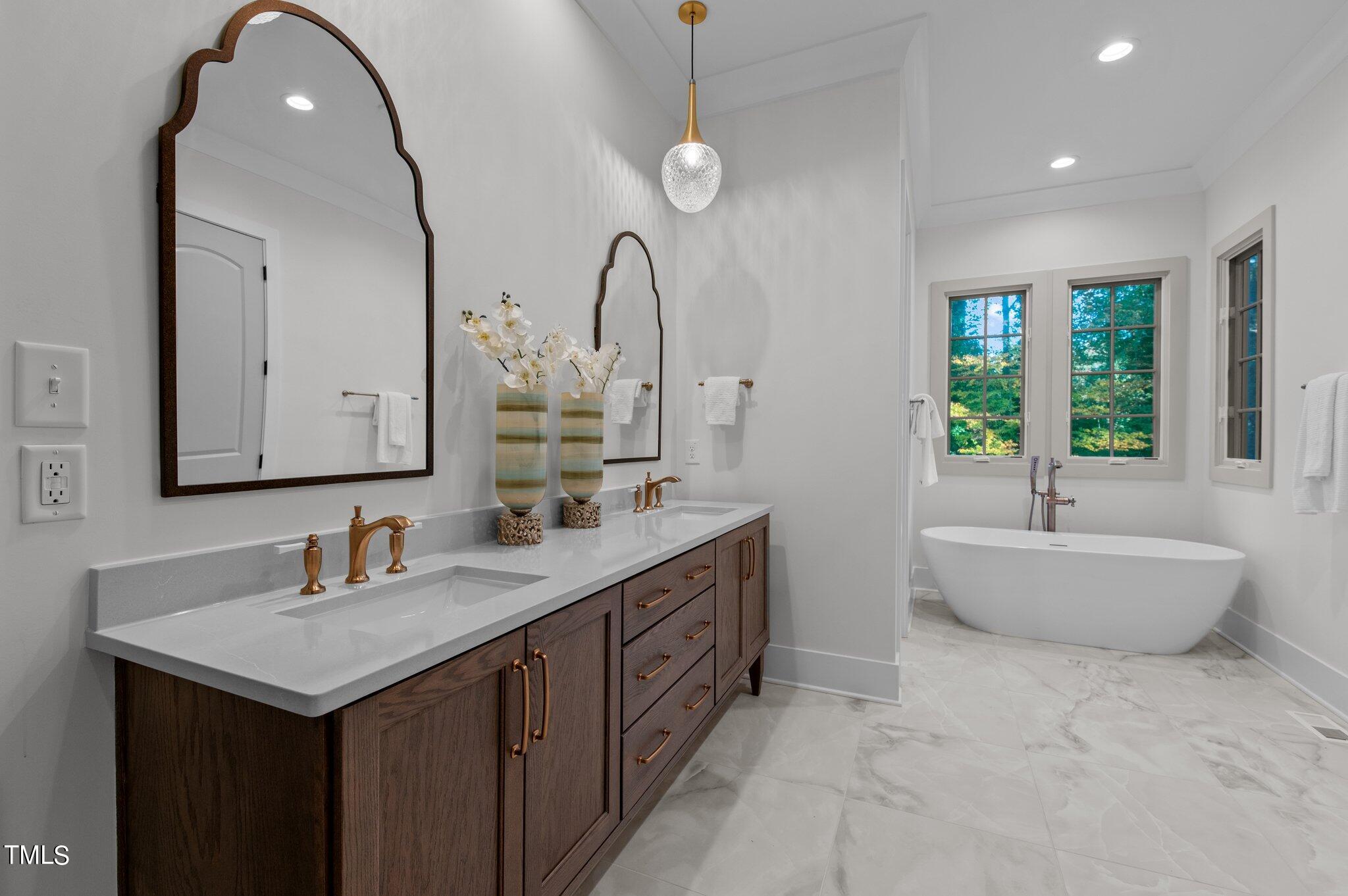 1212 Gunnison Place