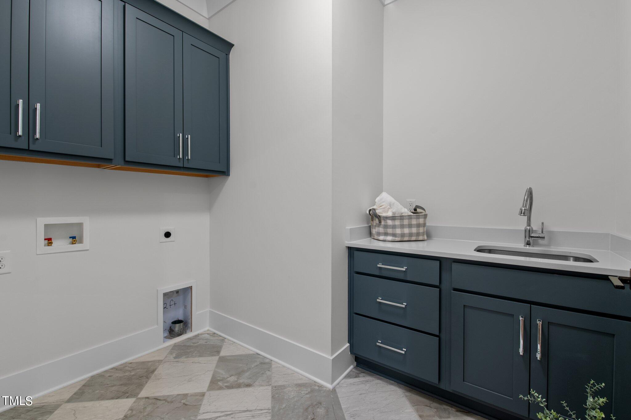 1212 Gunnison Place
