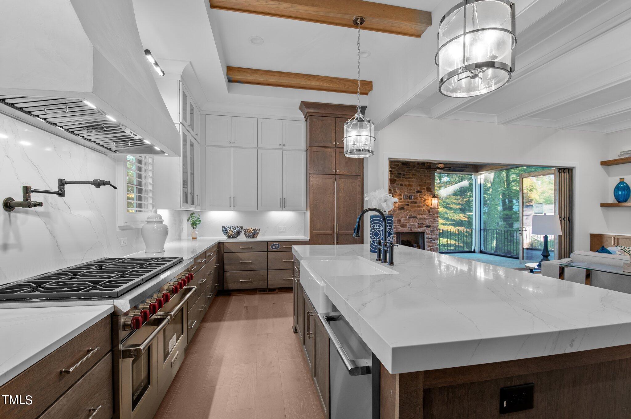 1212 Gunnison Place