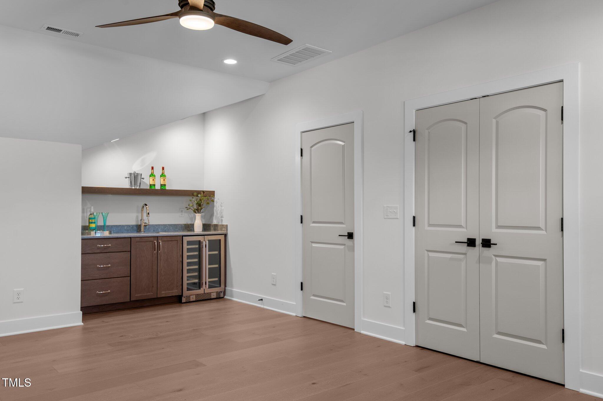 1212 Gunnison Place