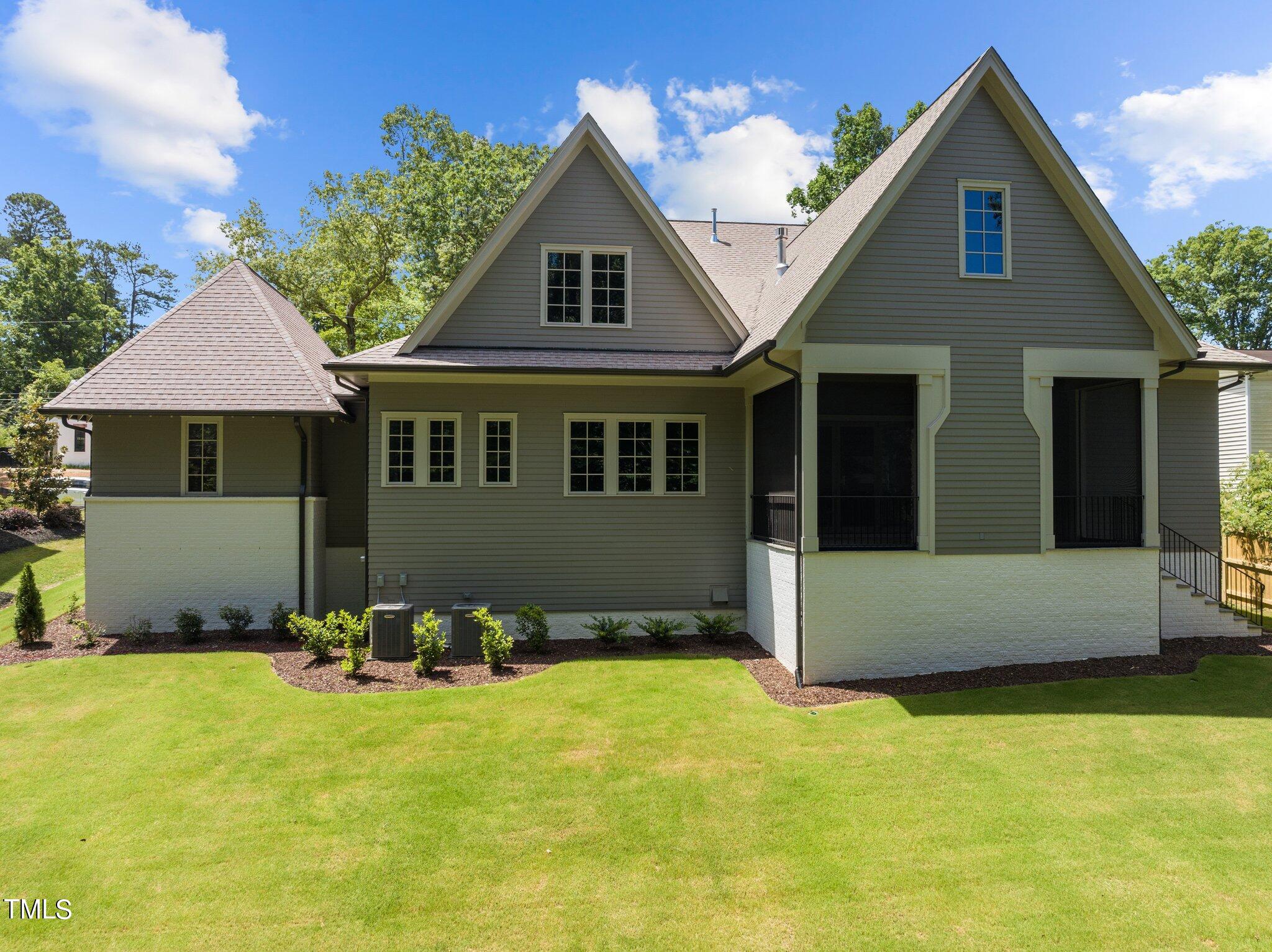 1212 Gunnison Place
