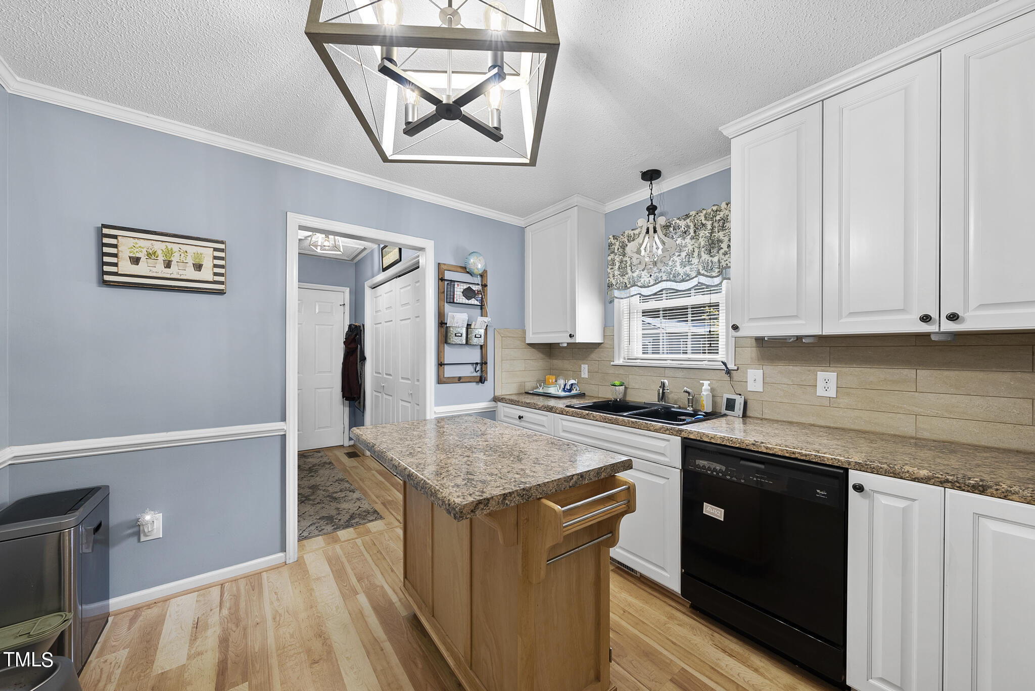 87 Deer Run Court
