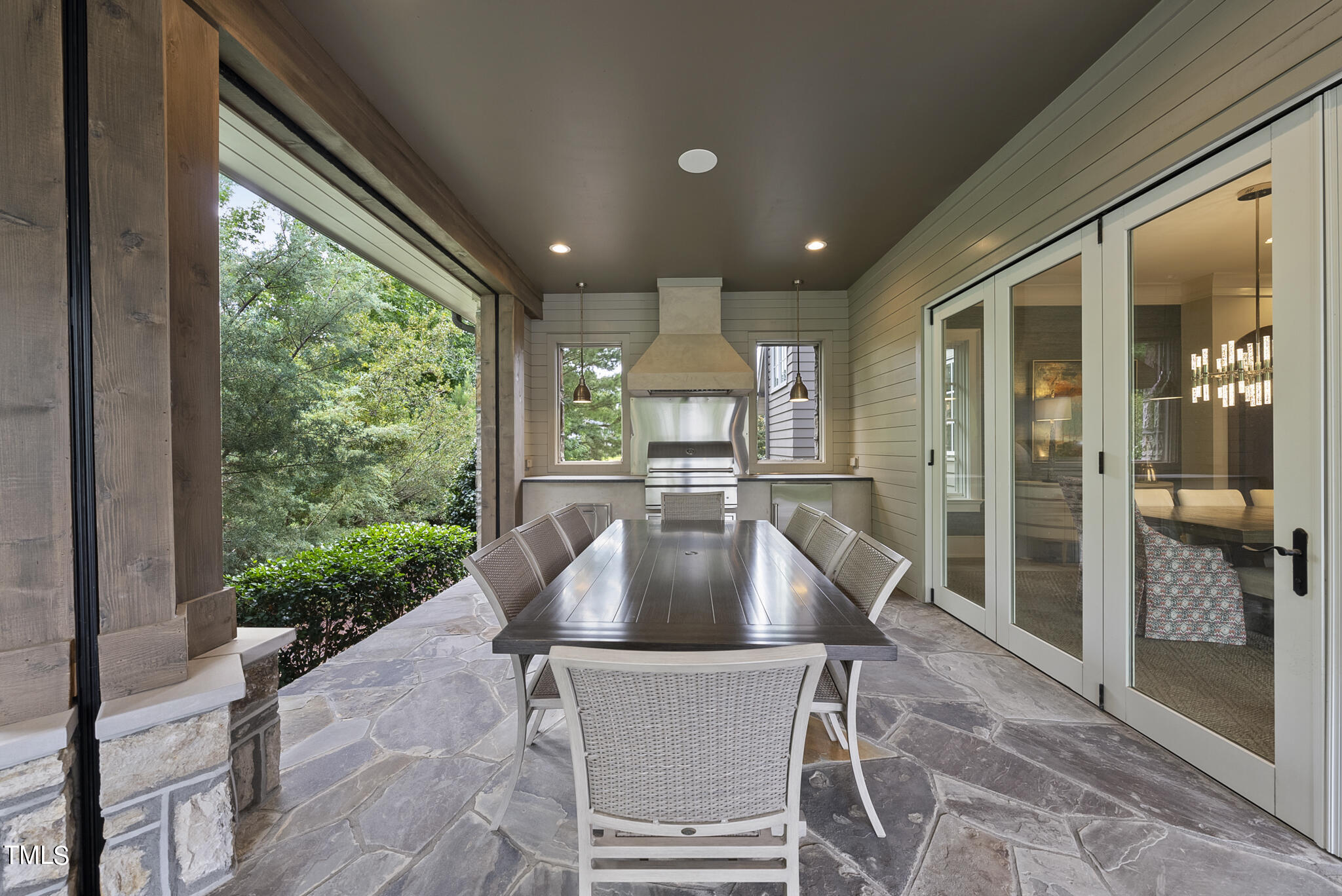 5105 Avalaire Oaks Drive