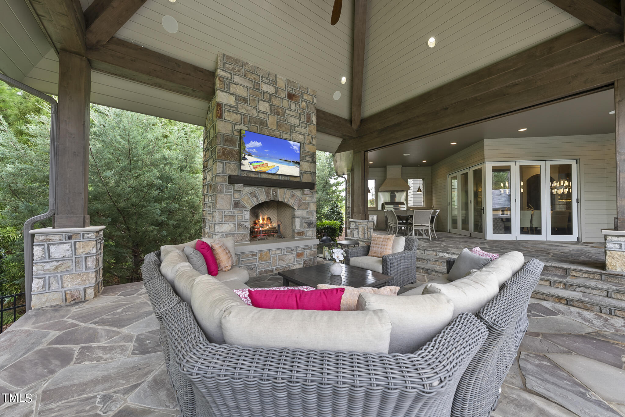 5105 Avalaire Oaks Drive