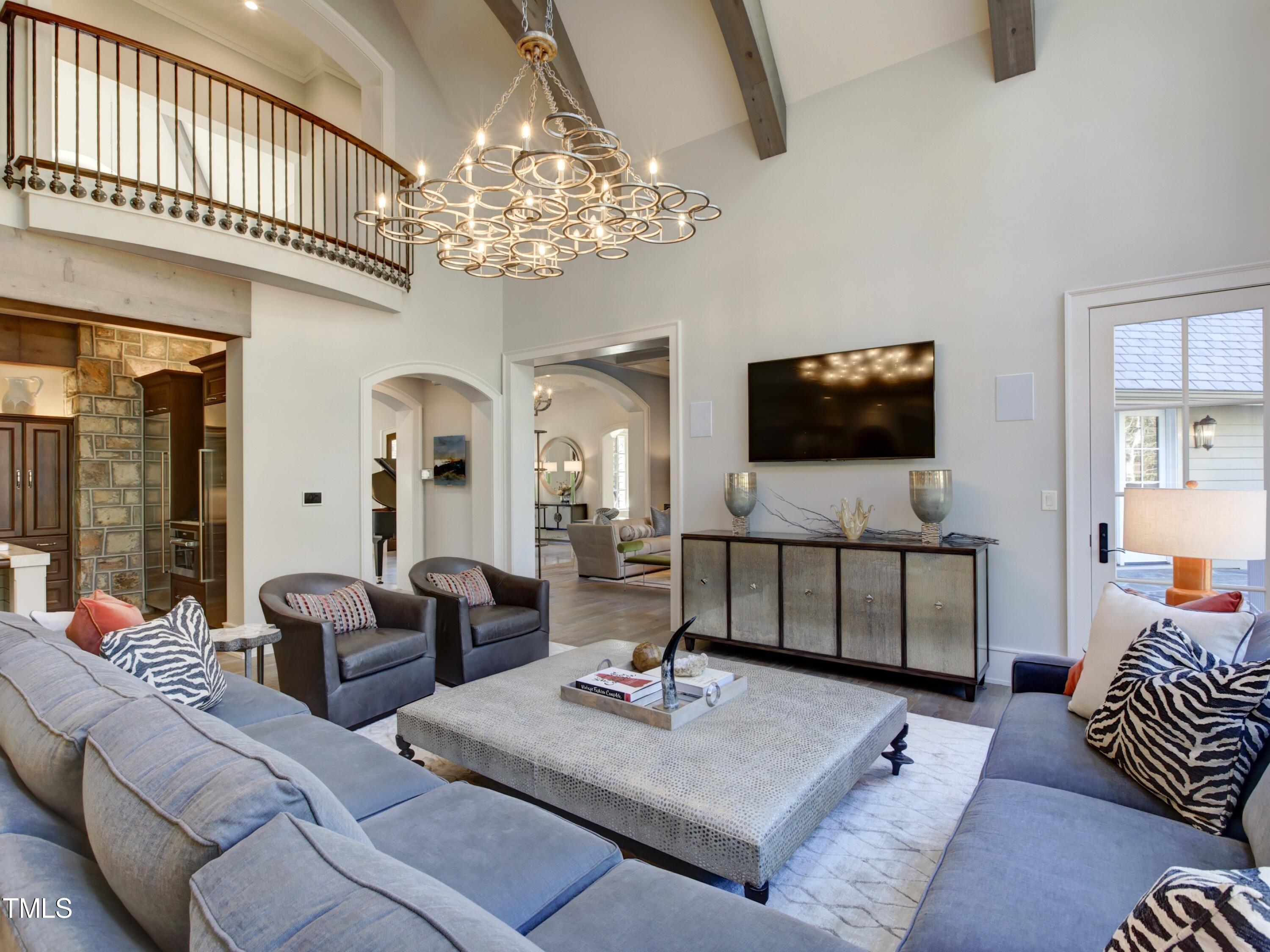 5105 Avalaire Oaks Drive