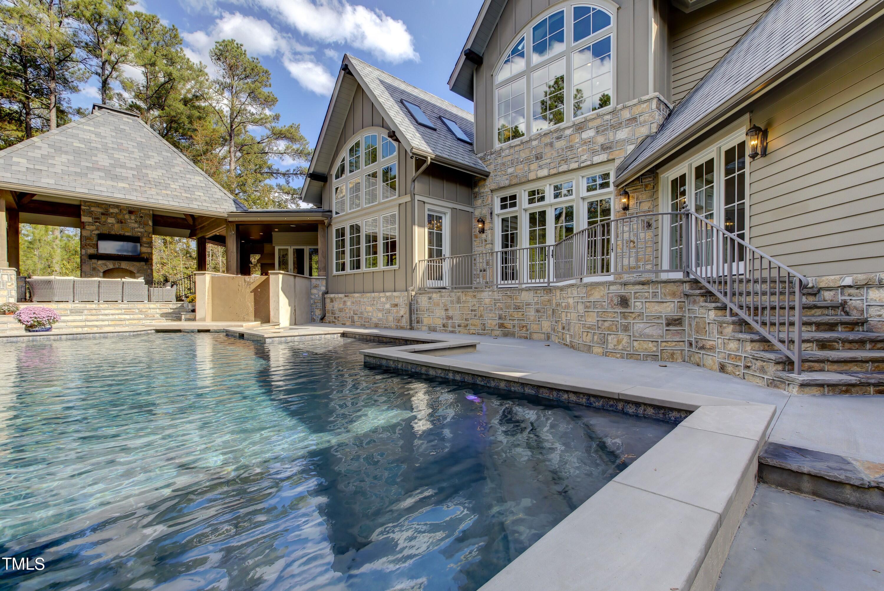 5105 Avalaire Oaks Drive