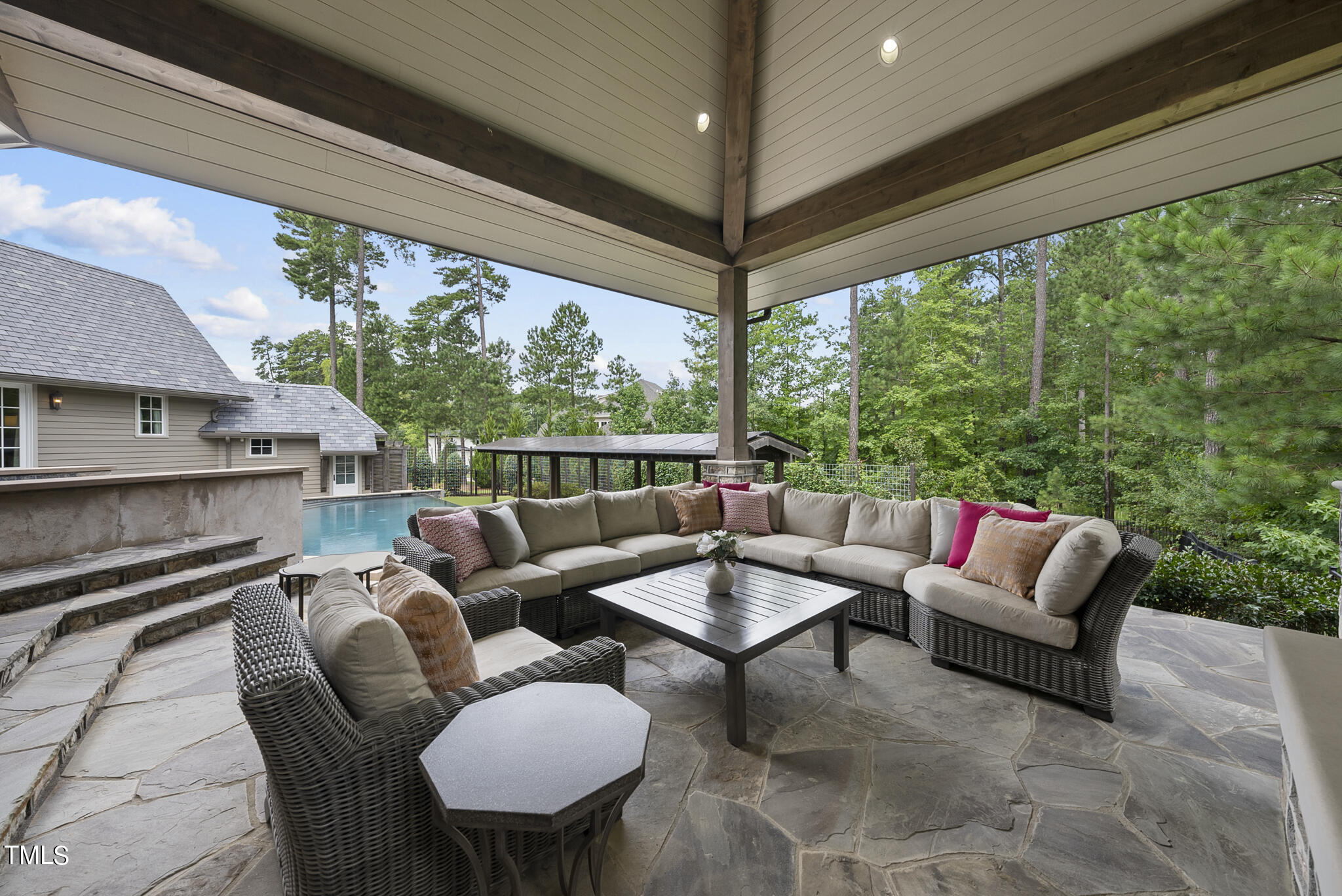 5105 Avalaire Oaks Drive