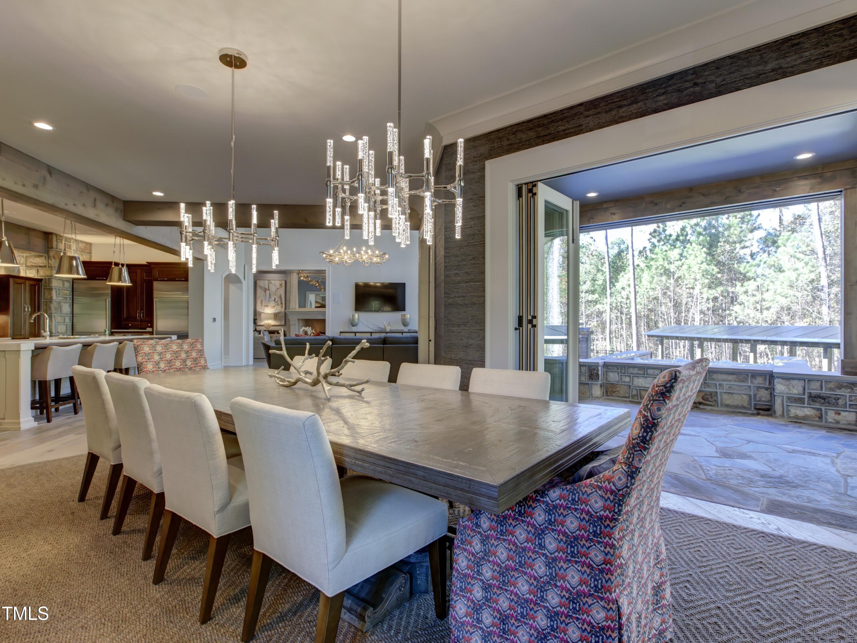 5105 Avalaire Oaks Drive