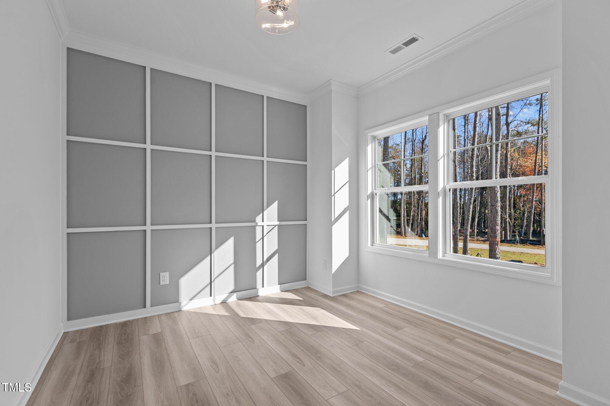 5009 Macleod Place