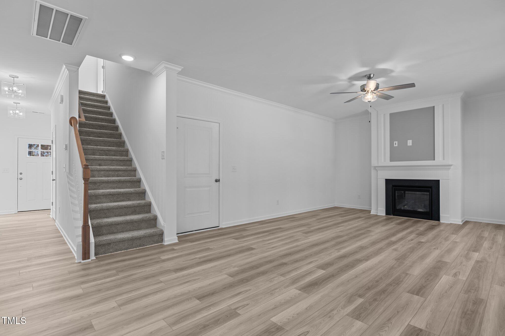 5009 Macleod Place