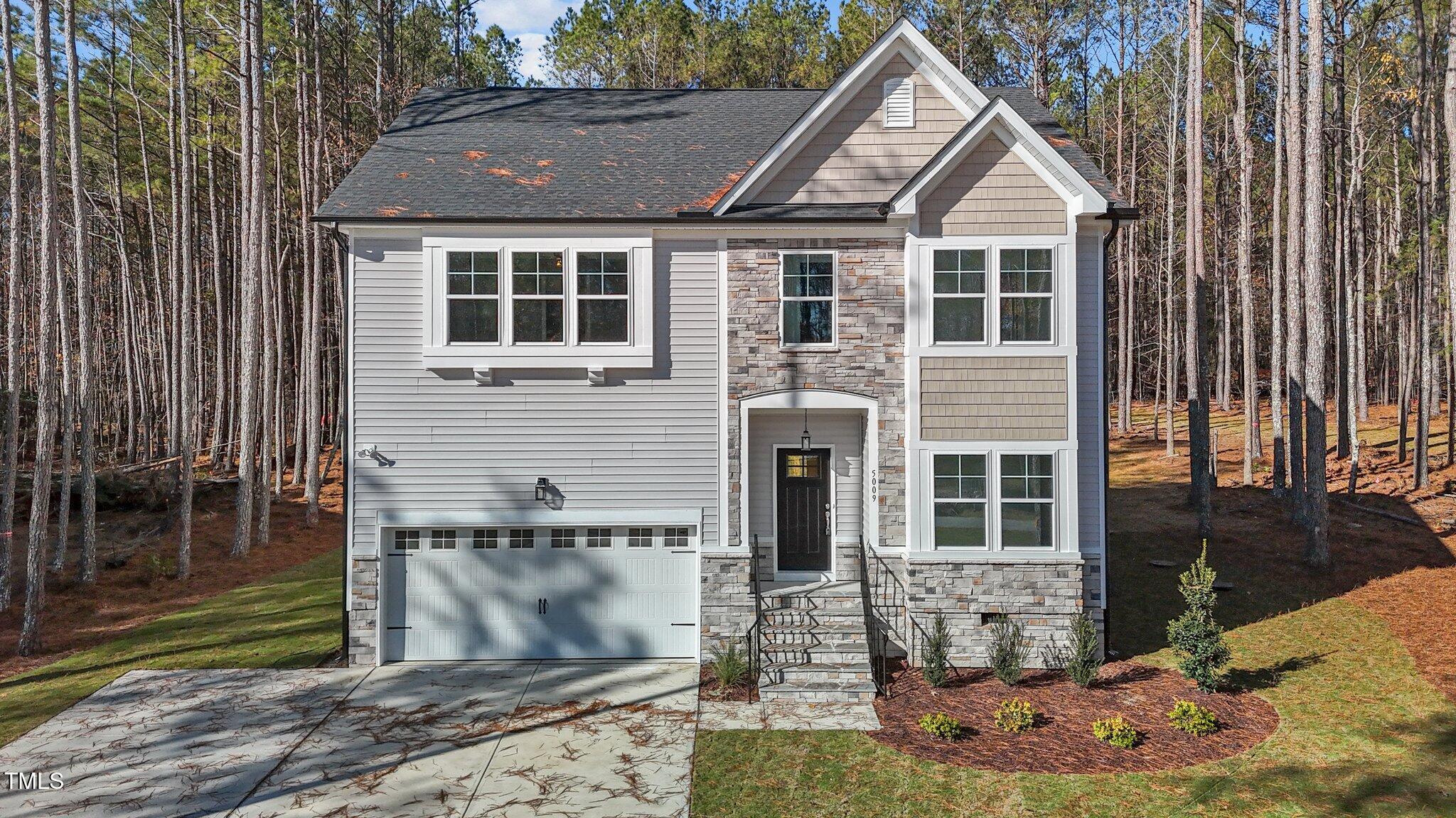 5009 Macleod Place
