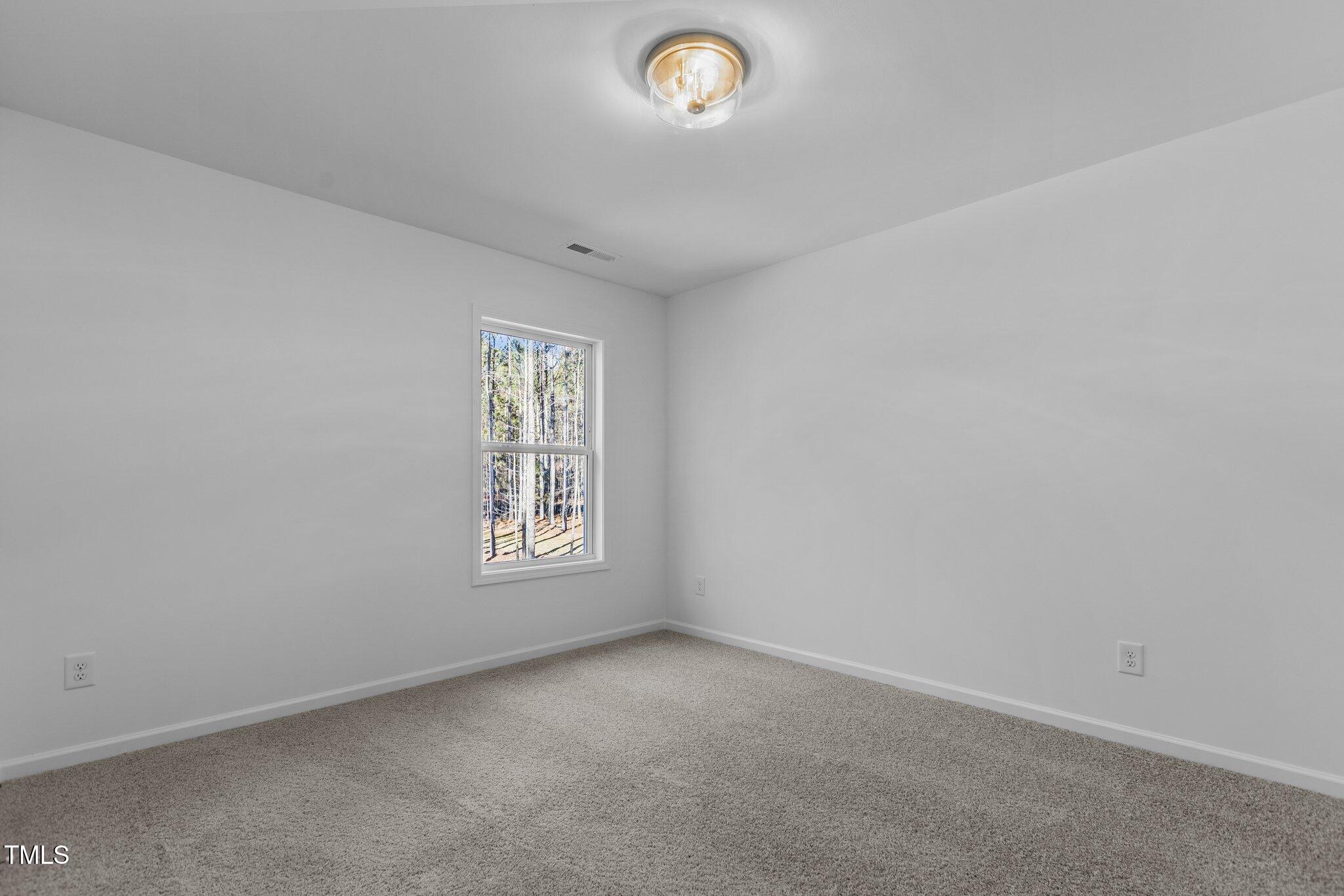 5009 Macleod Place
